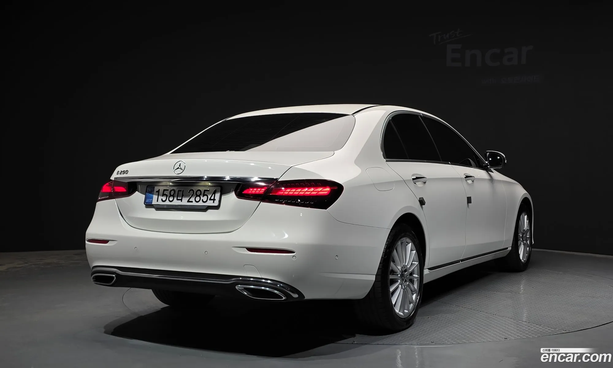 Mercedes-Benz E-Class W213 2022 — 30