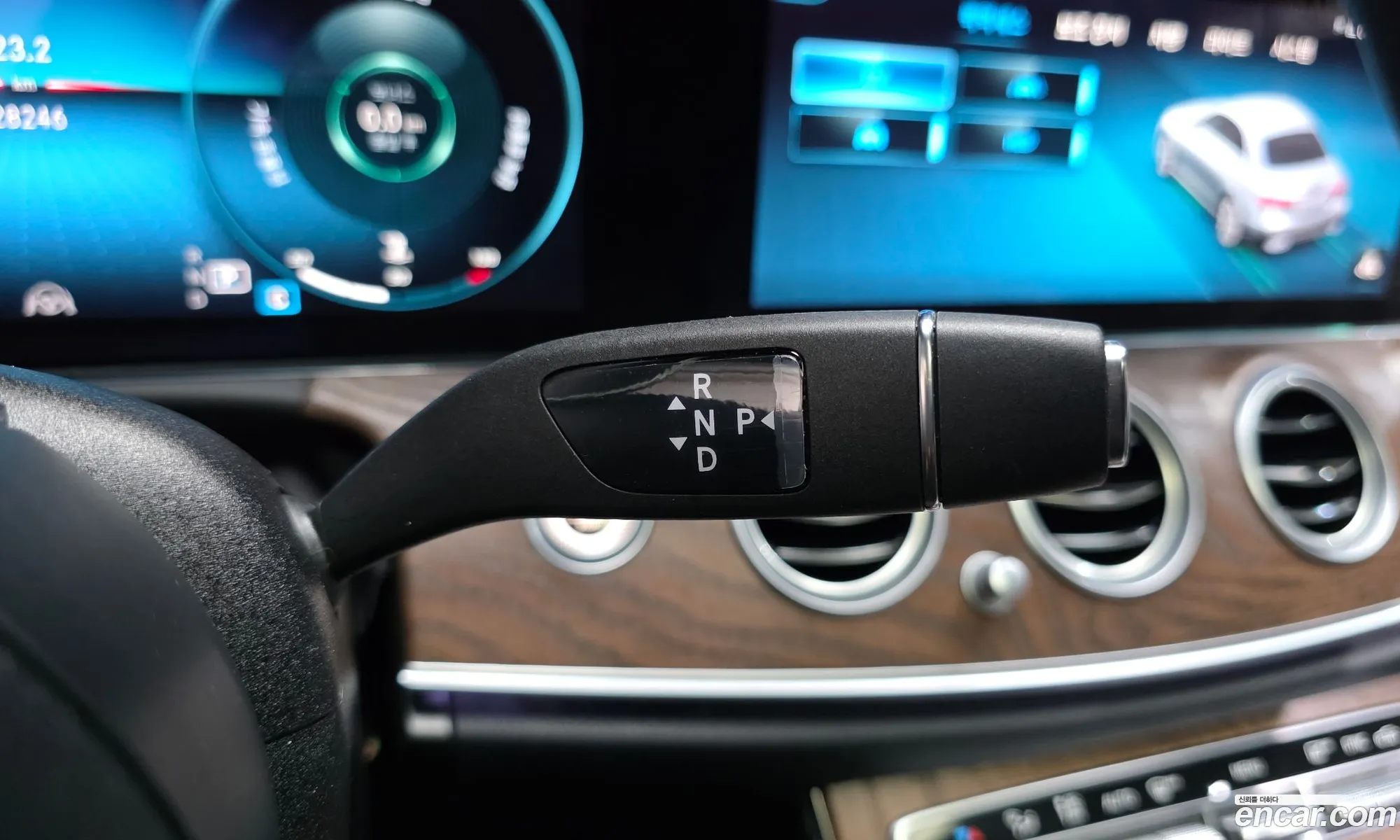 Mercedes-Benz E-Class W213 2022 — 13