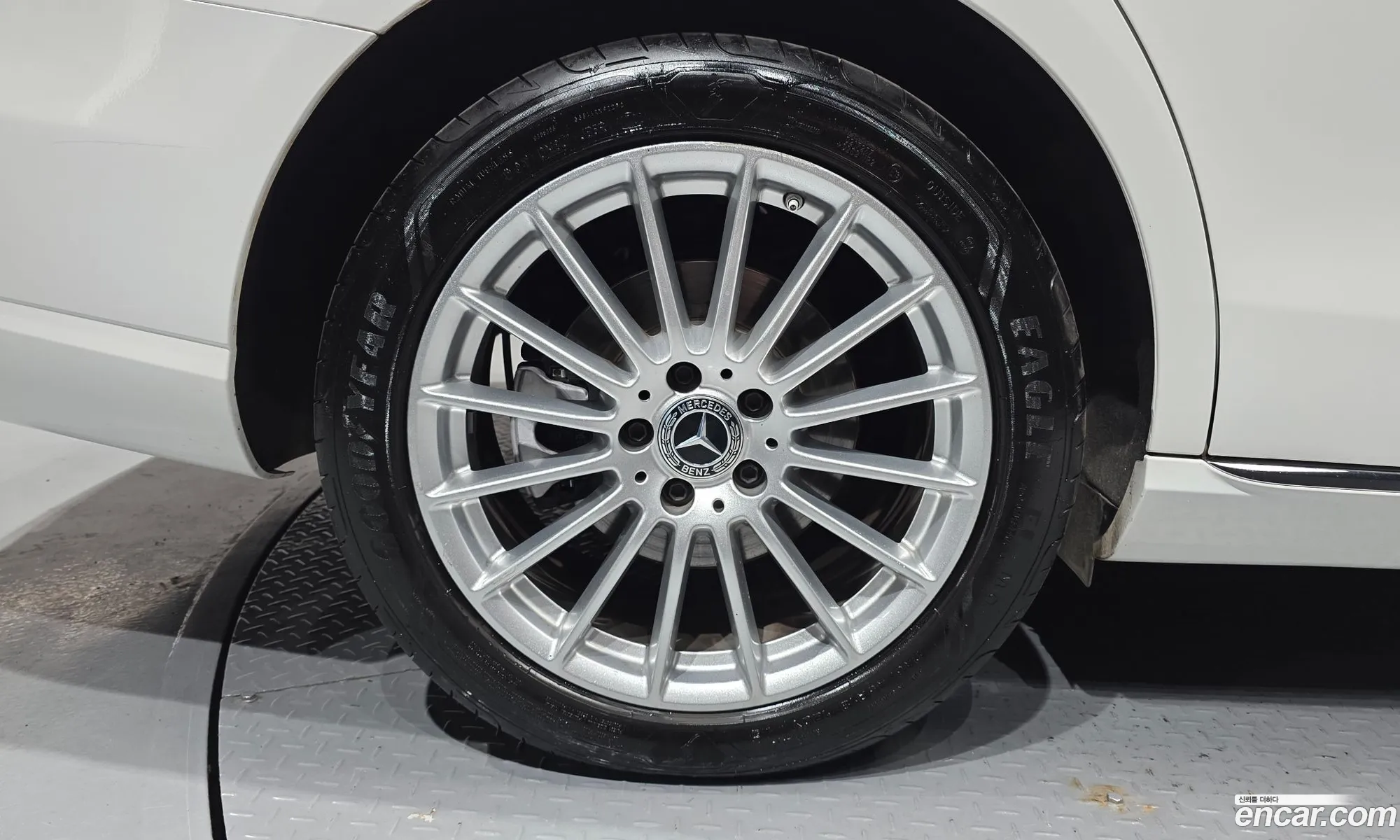 Mercedes-Benz E-Class W213 2022 — 18