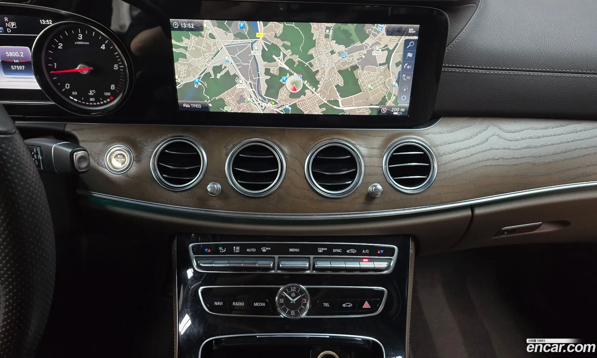 Mercedes-Benz E-Class W213 2018 WDDZF0EB3JA435256 — 26