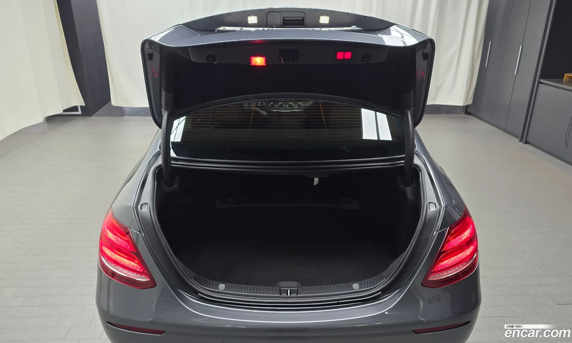 Mercedes-Benz E-Class W213 2018 WDDZF0EB3JA435256 — 6