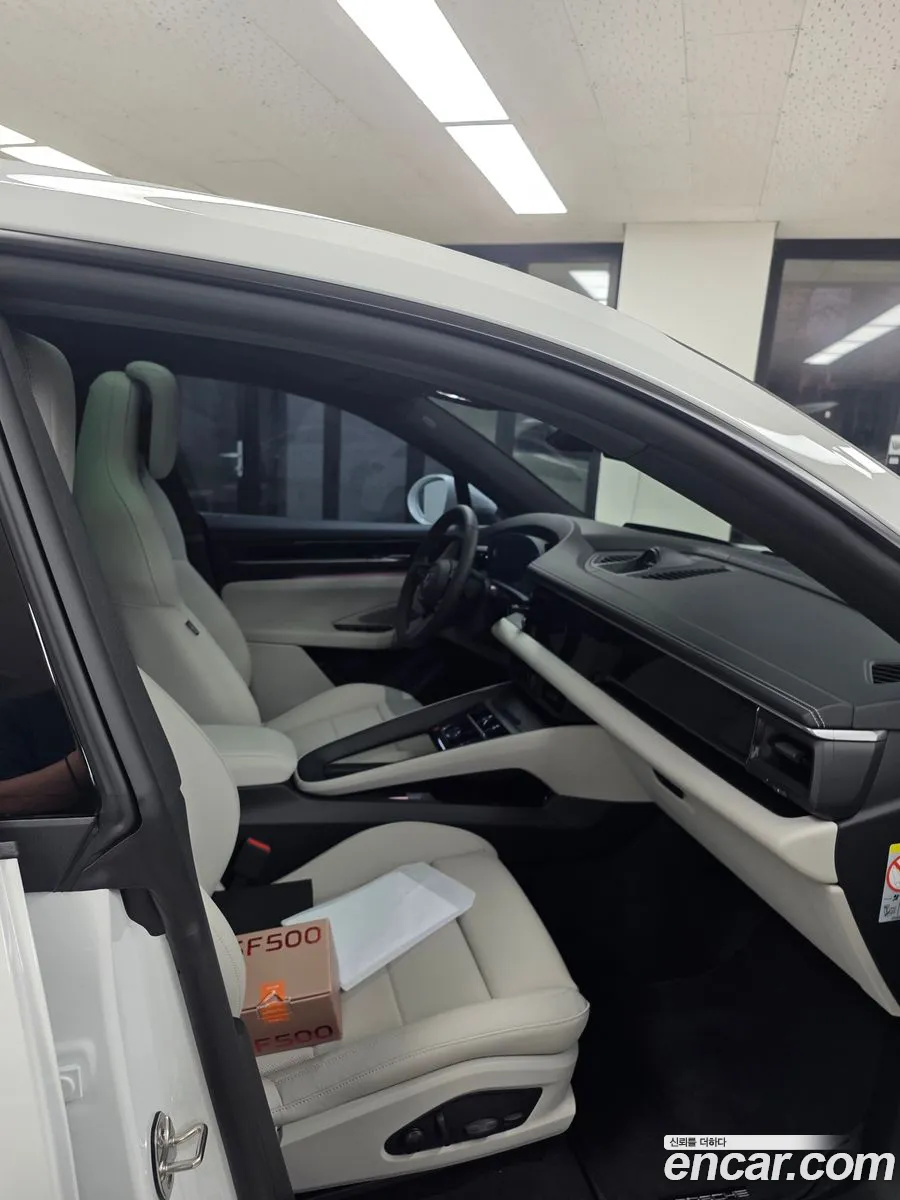 Porsche Macan EV 2025 — 14