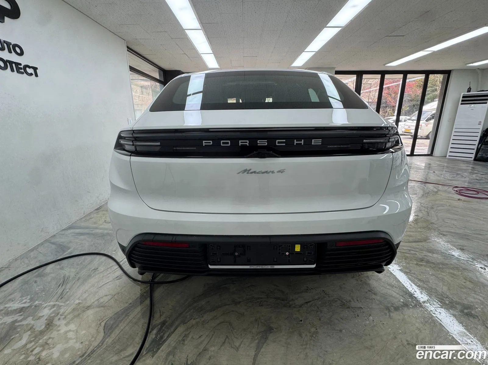 Porsche Macan EV 2025 — 20