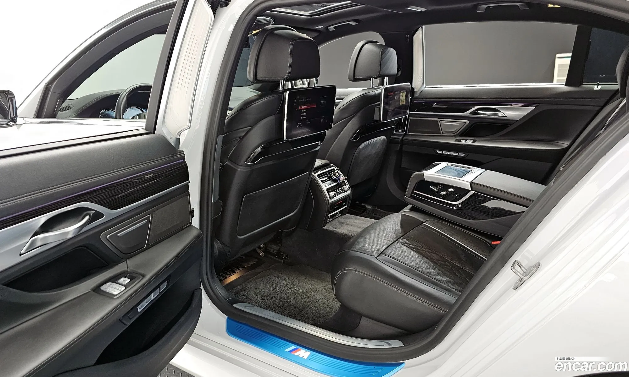 BMW 7 Series 2017 WBA7G6100JB074470 — 12