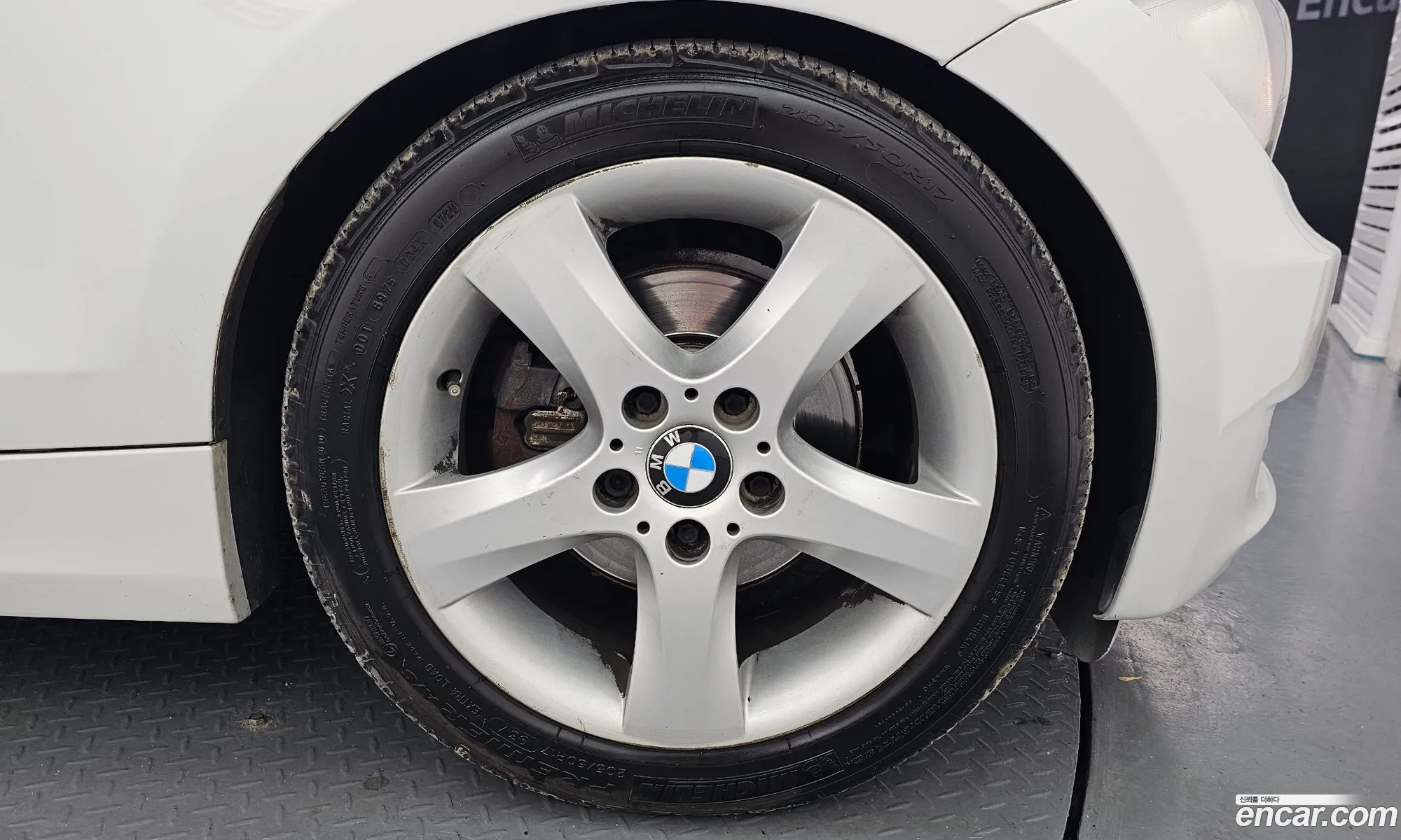 BMW 1 Series 2010 WBAUR3100BVL41277 — 2