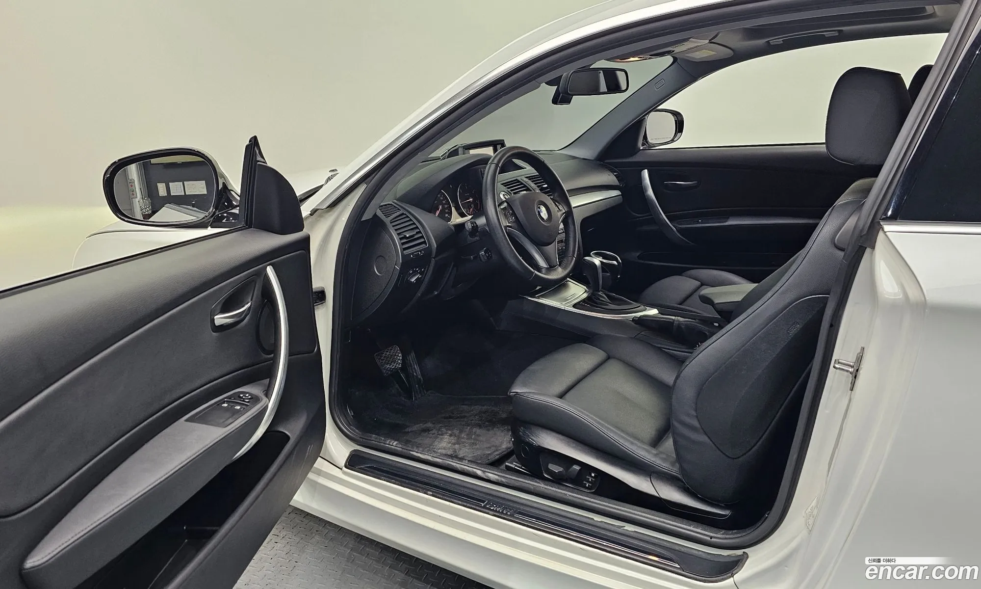 BMW 1 Series 2010 WBAUR3100BVL41277 — 16