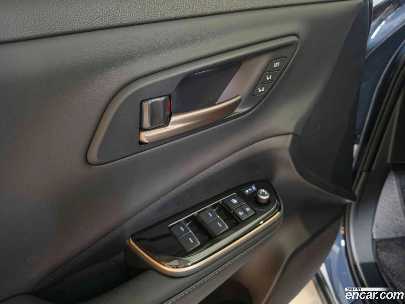 Toyota Crown Crossover 2025 — 7