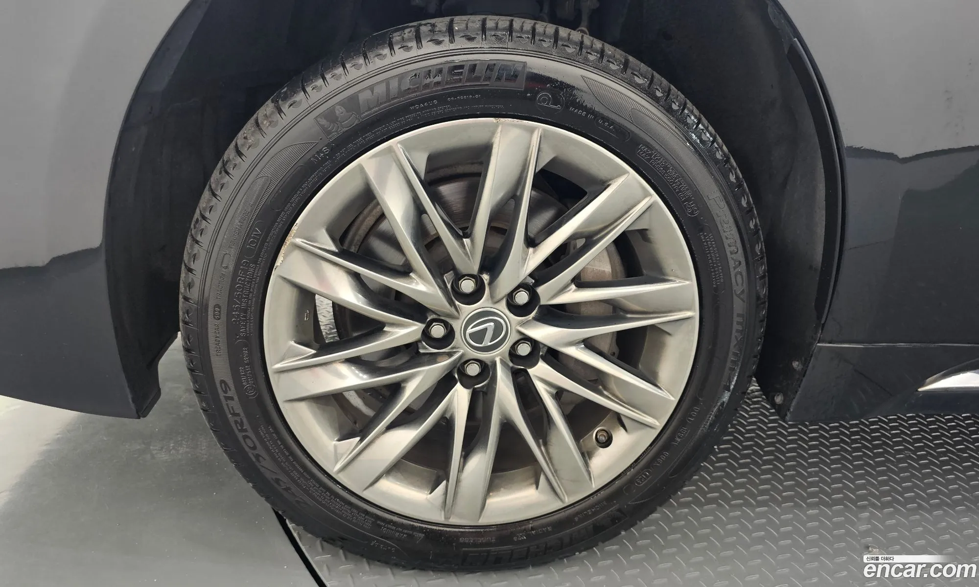 Lexus LS500 2018 — 20