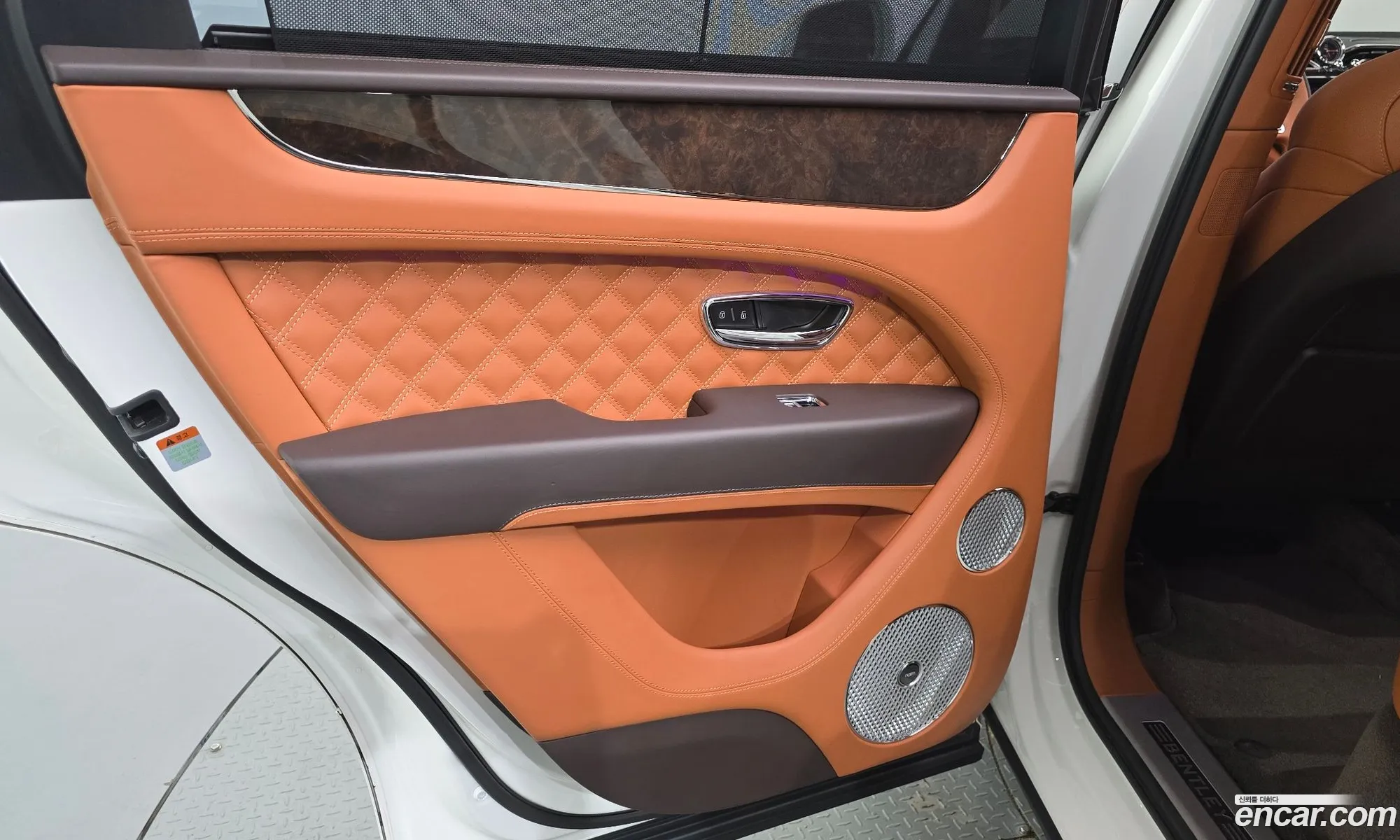 Bentley Bentayga 2022 SJAAM14V2NC015420 — 31