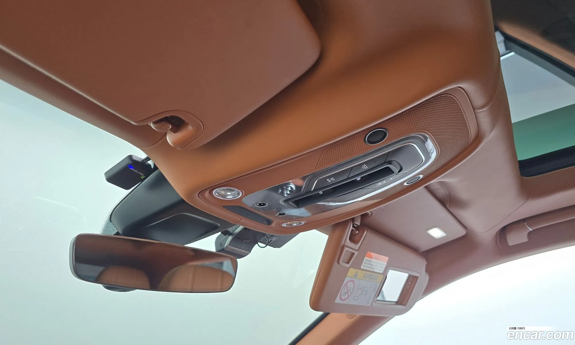 Bentley Bentayga 2022 SJAAM14V2NC015420 — 10