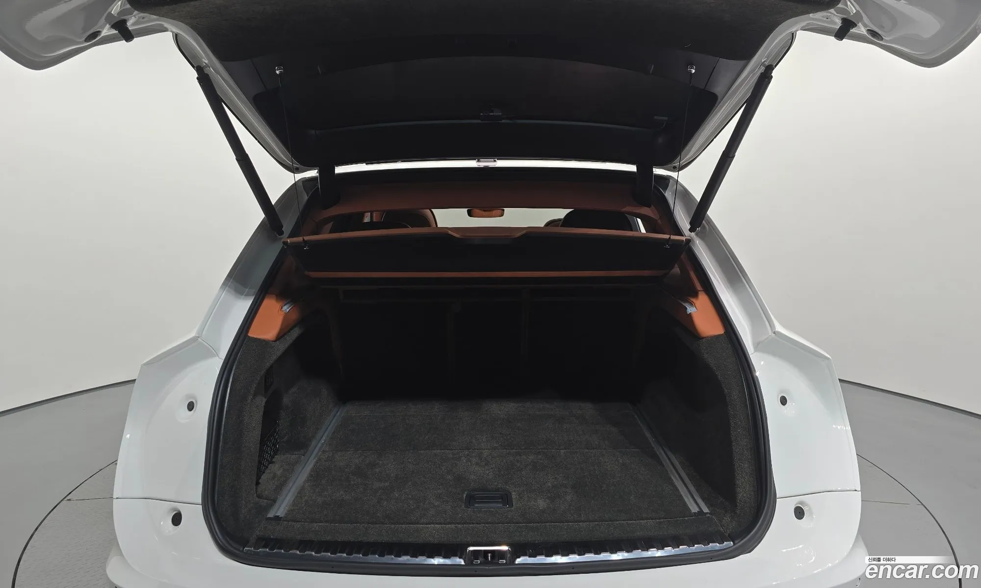 Bentley Bentayga 2022 SJAAM14V2NC015420 — 26