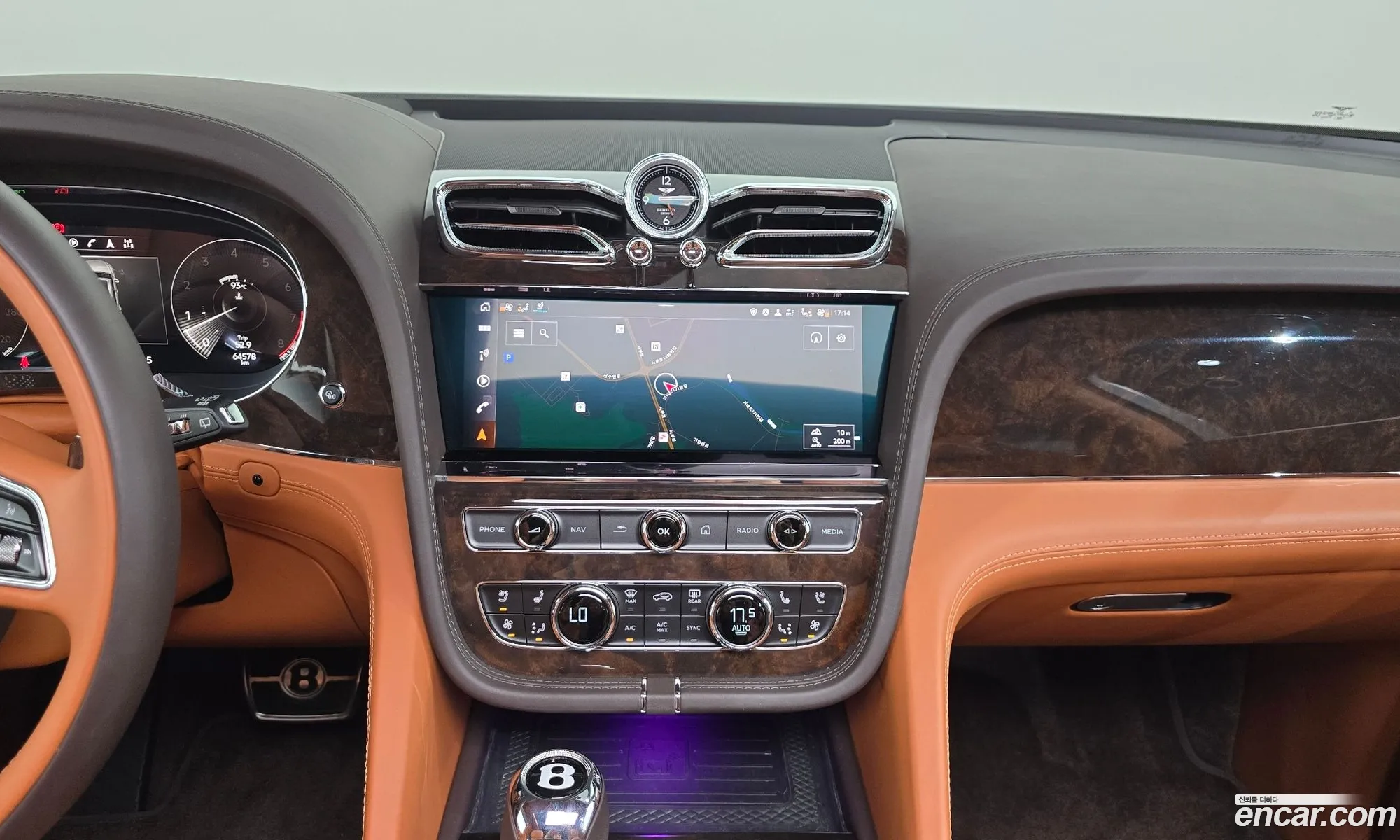 Bentley Bentayga 2022 SJAAM14V2NC015420 — 23