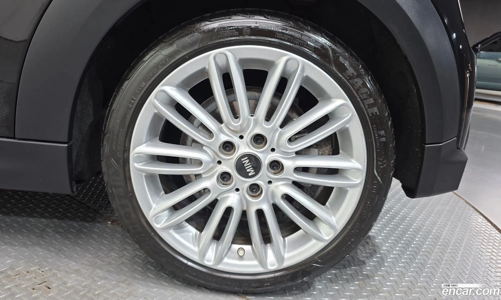Mini Cooper 2021 WMW41DH02N2P90386 — 17
