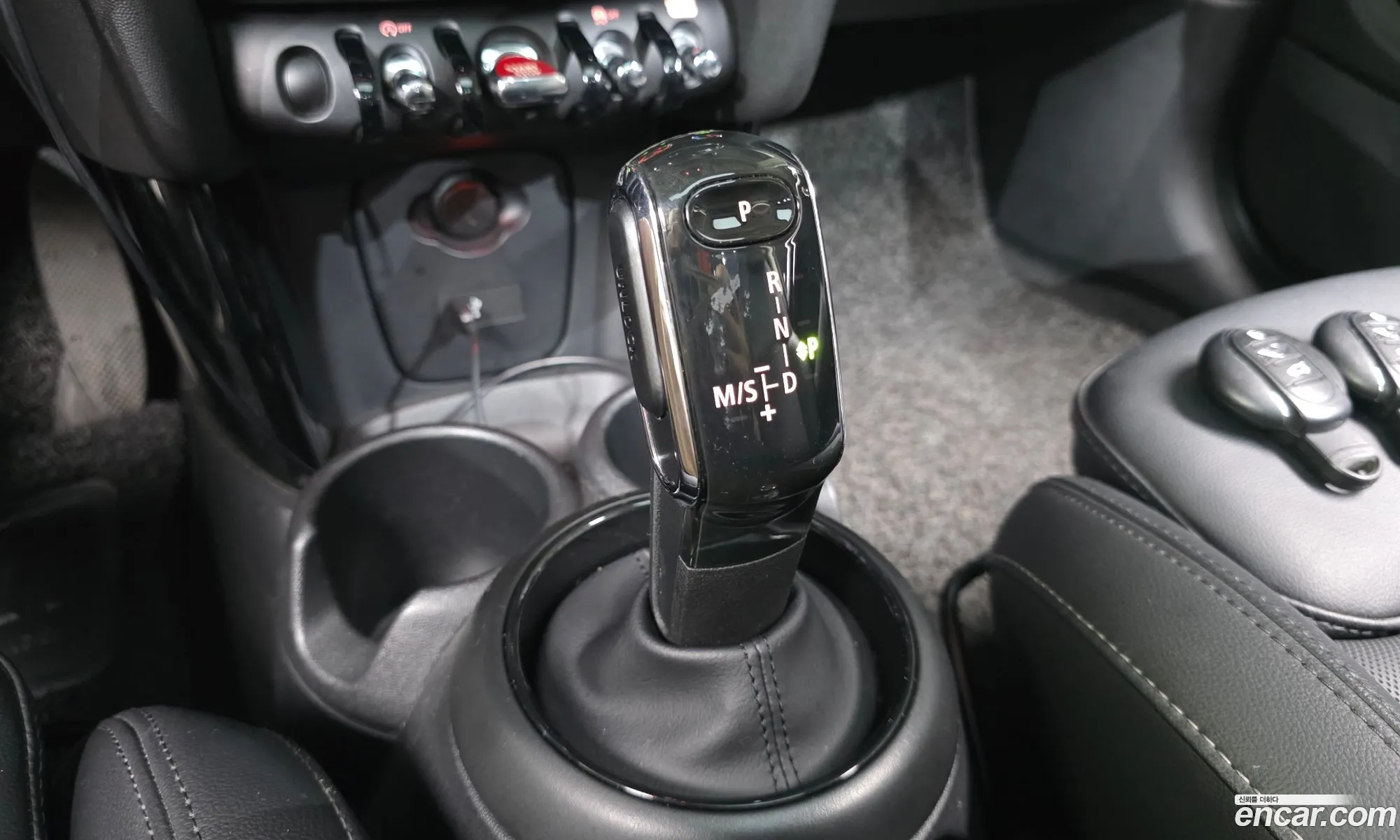 Mini Cooper 2021 WMW41DH02N2P90386 — 23