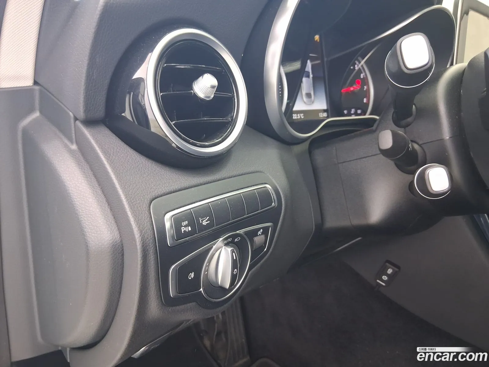 Mercedes-Benz C-Class W205 2018 — 13
