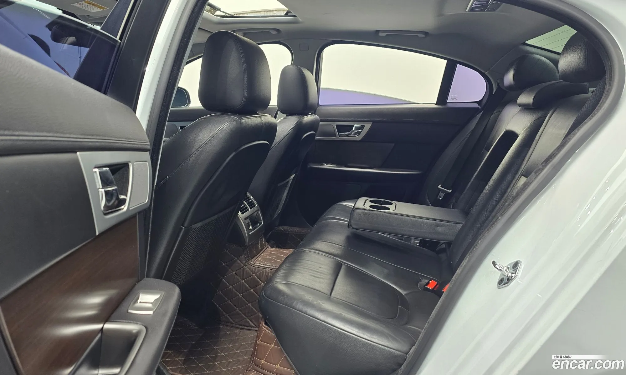 Jaguar XF 2011 SAJAA0567CDS33094 — 3
