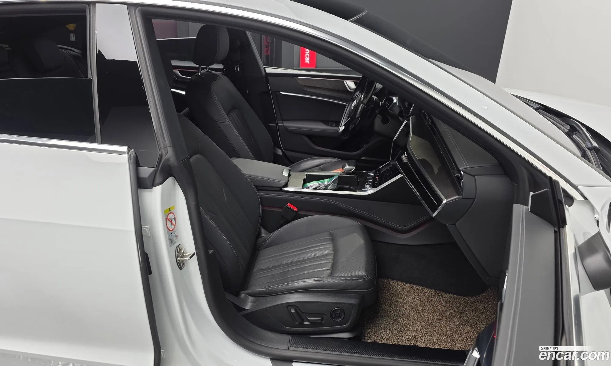 Audi A7 2020 WAUZZZF29LN095379 — 3
