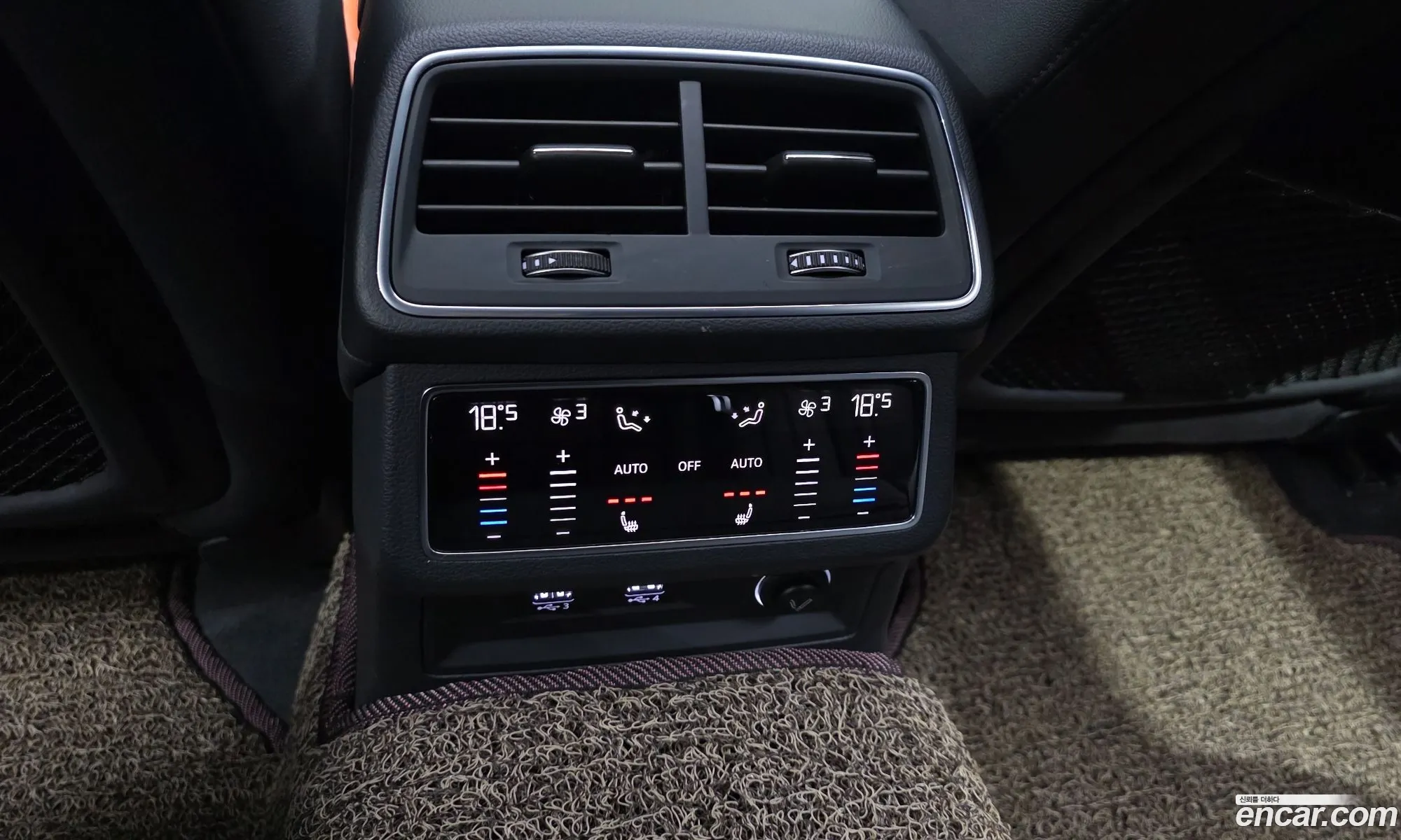 Audi A7 2020 WAUZZZF29LN095379 — 29