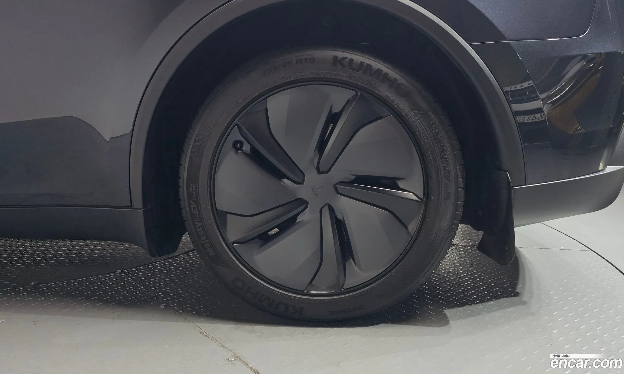 Tesla Model Y 2025 LRWYGCFJ7SC349865 — 31