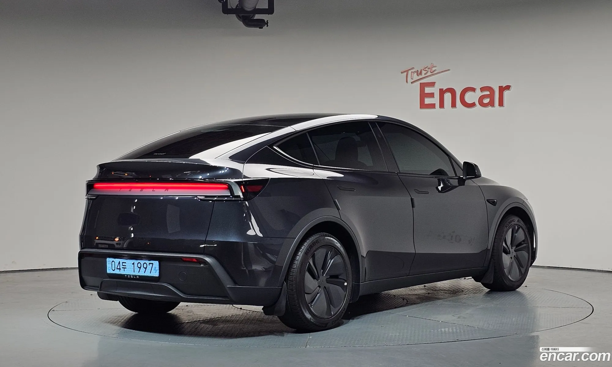 Tesla Model Y 2025 LRWYGCFJ7SC349865 — 33
