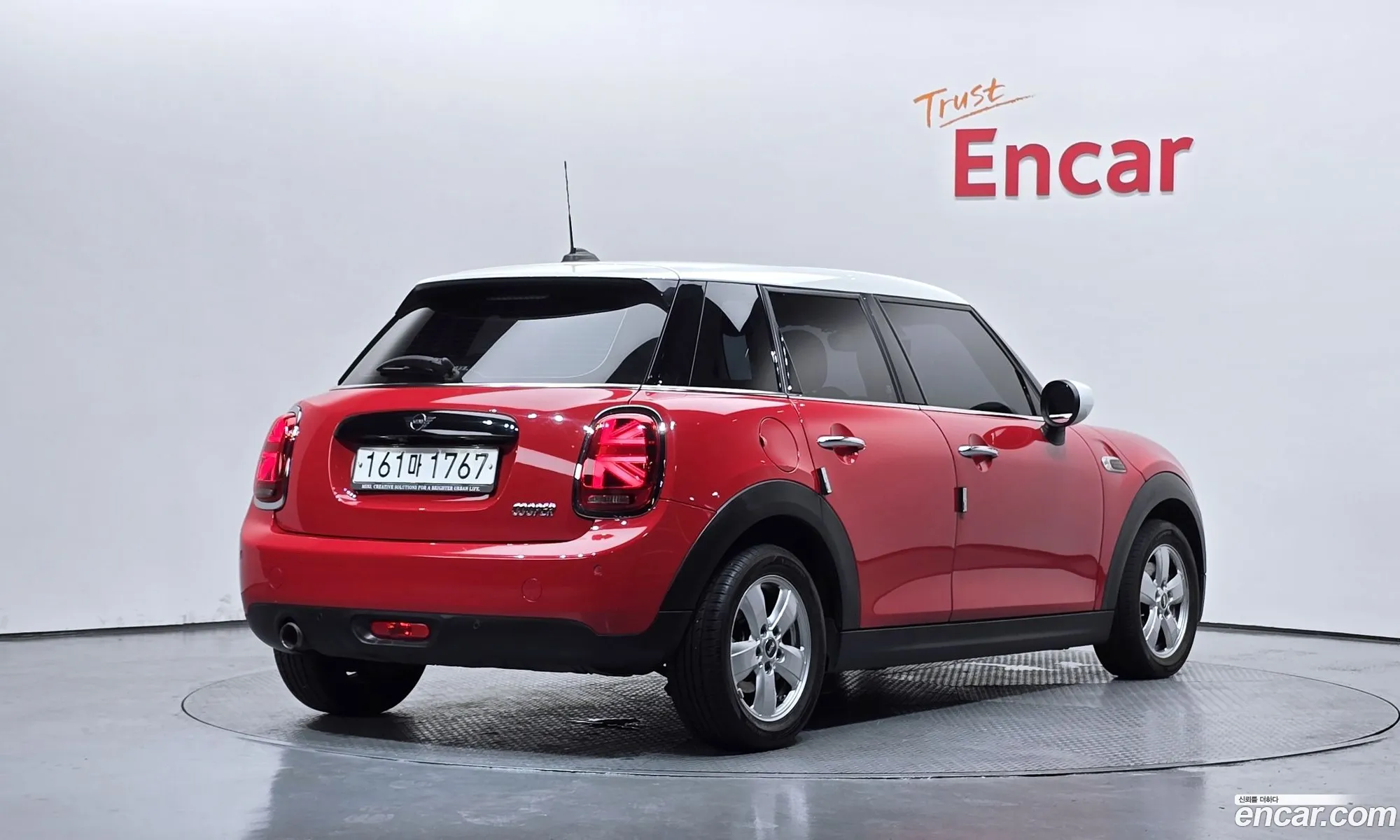 Mini Cooper 2020 — 32