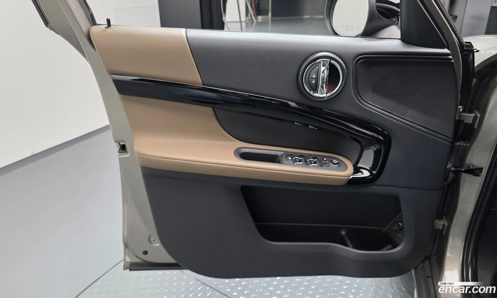Mini Cooper D Countryman 2017 WMWYU1104J3D18909 — 16