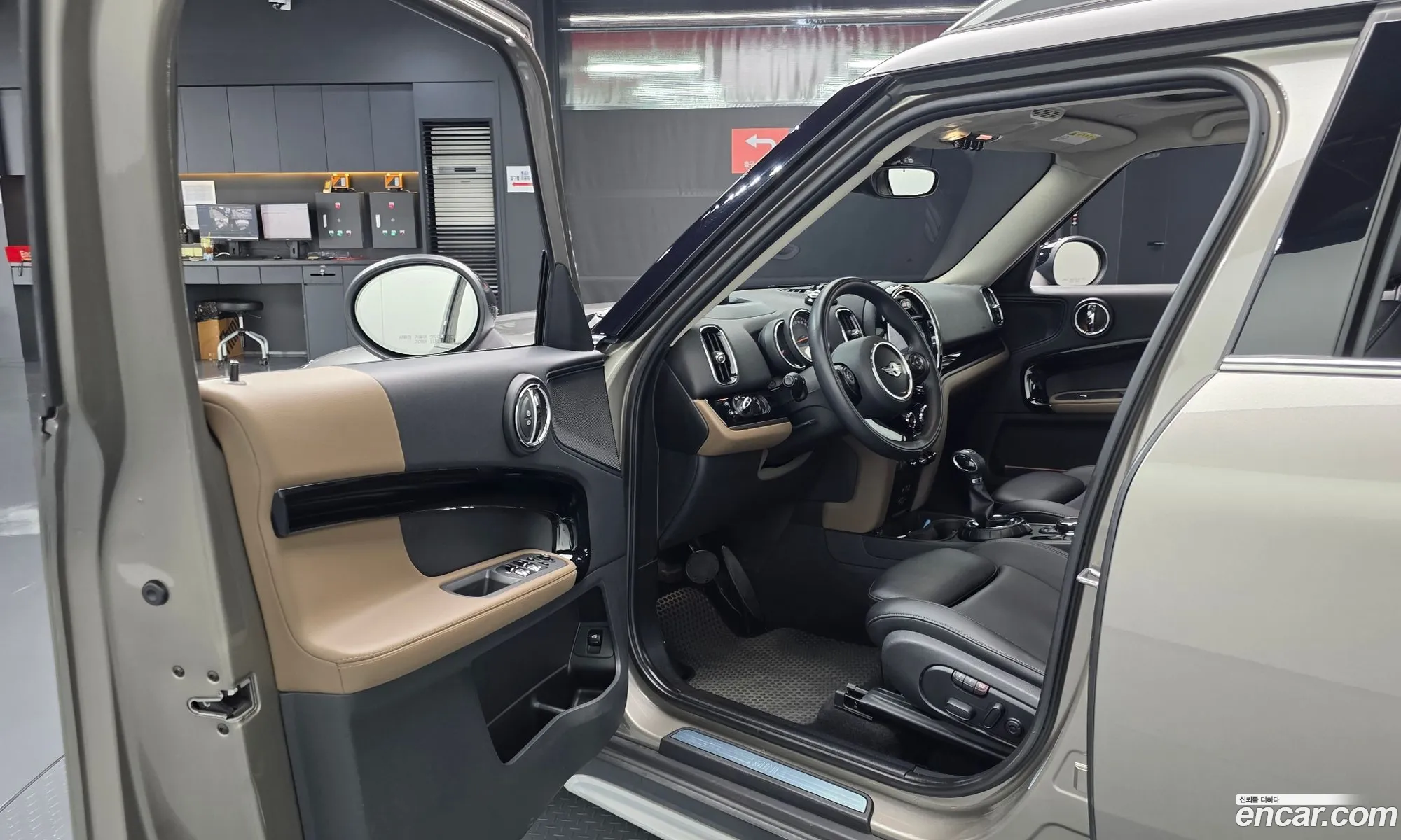 Mini Cooper D Countryman 2017 WMWYU1104J3D18909 — 31