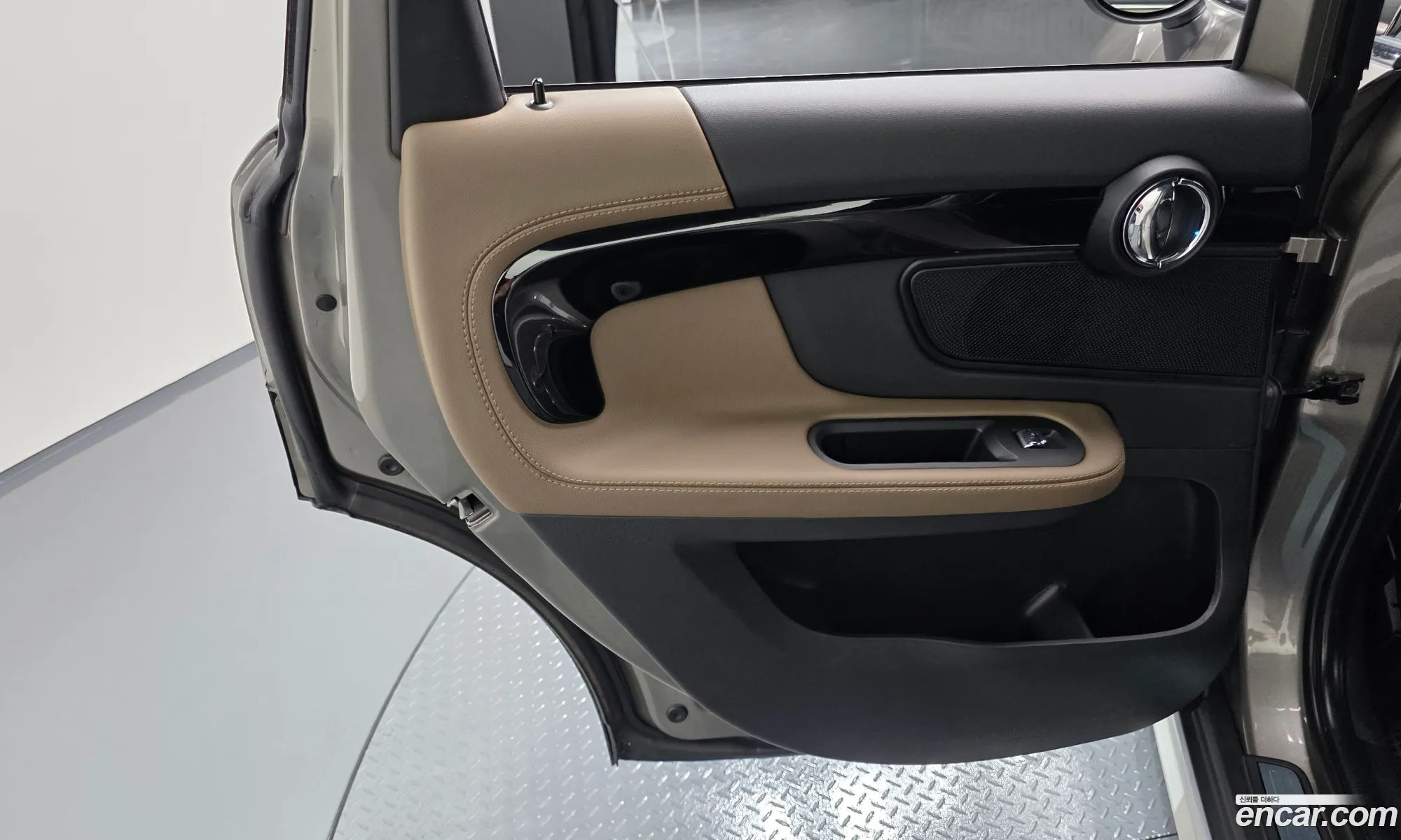 Mini Cooper D Countryman 2017 WMWYU1104J3D18909 — 19