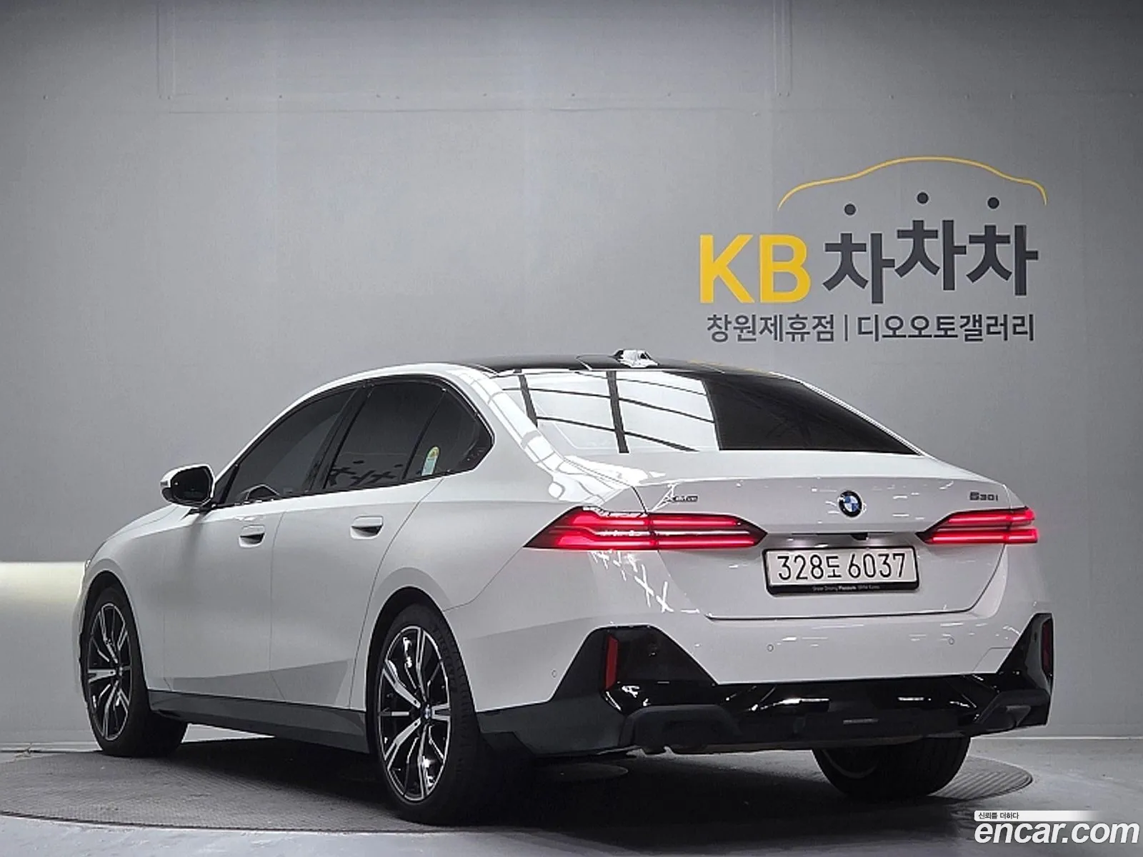BMW 5 Series 2025 — 16