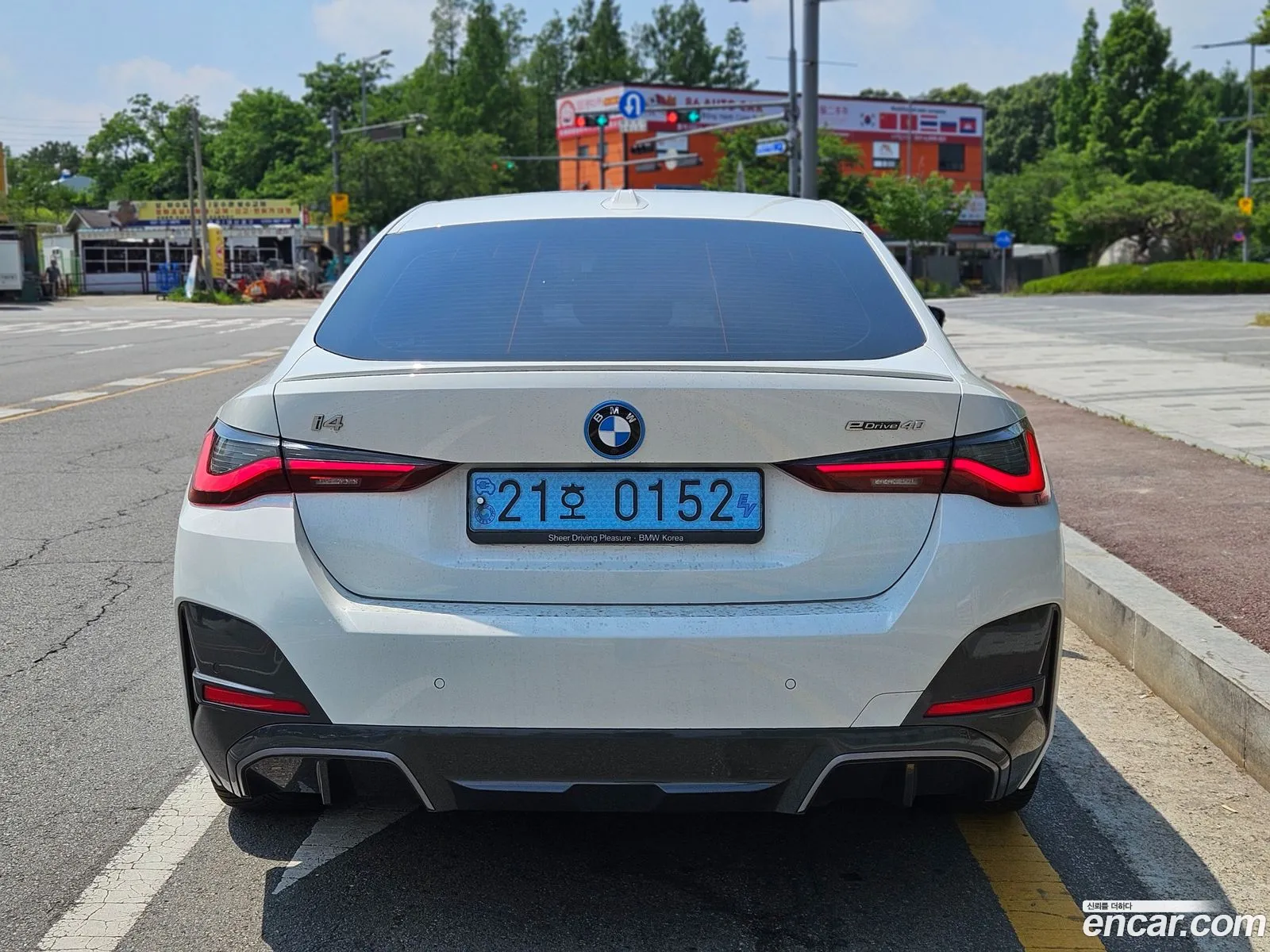 BMW i4 2023 — 14