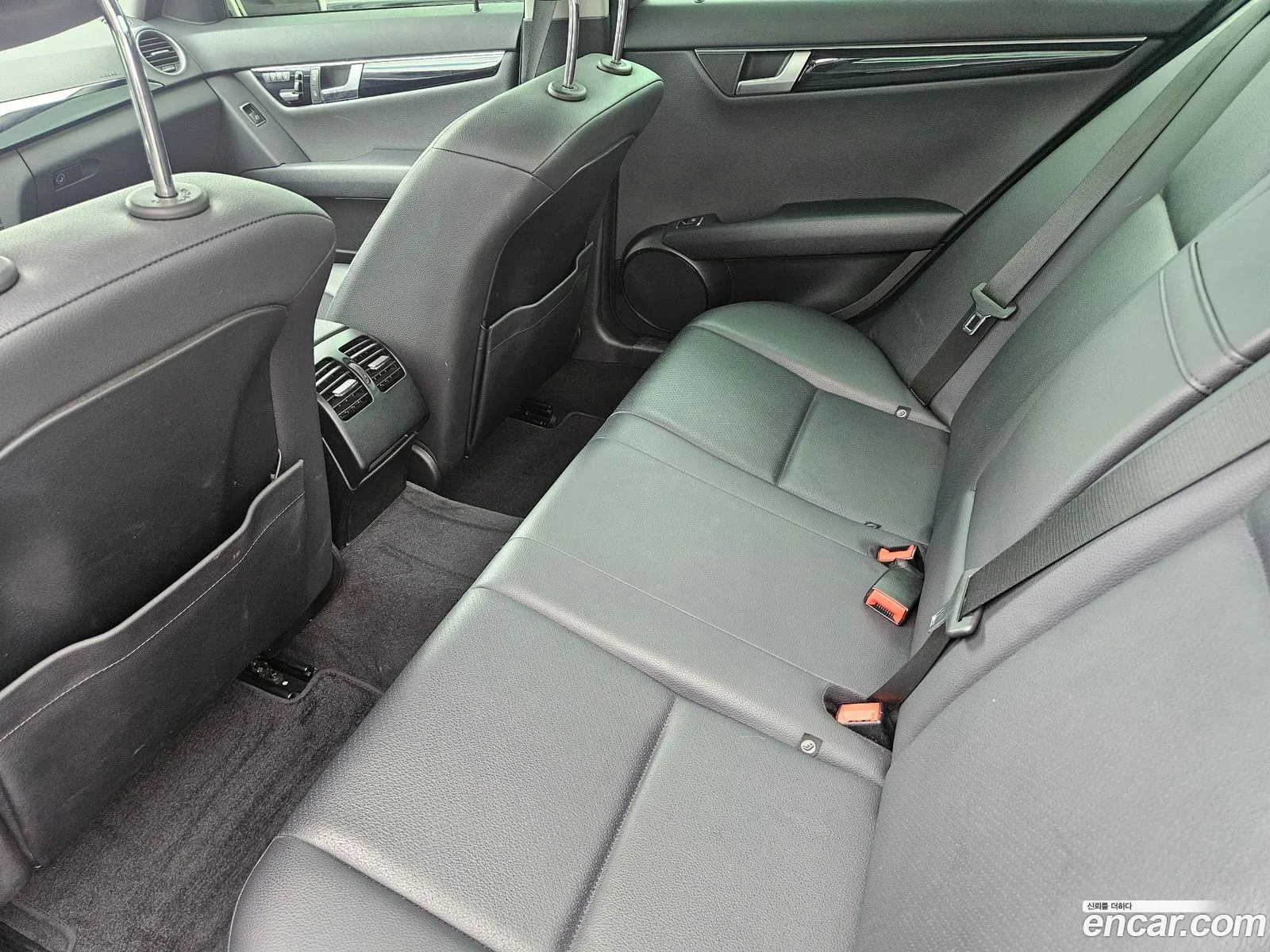 Mercedes-Benz C-Class W204 2013 — 2