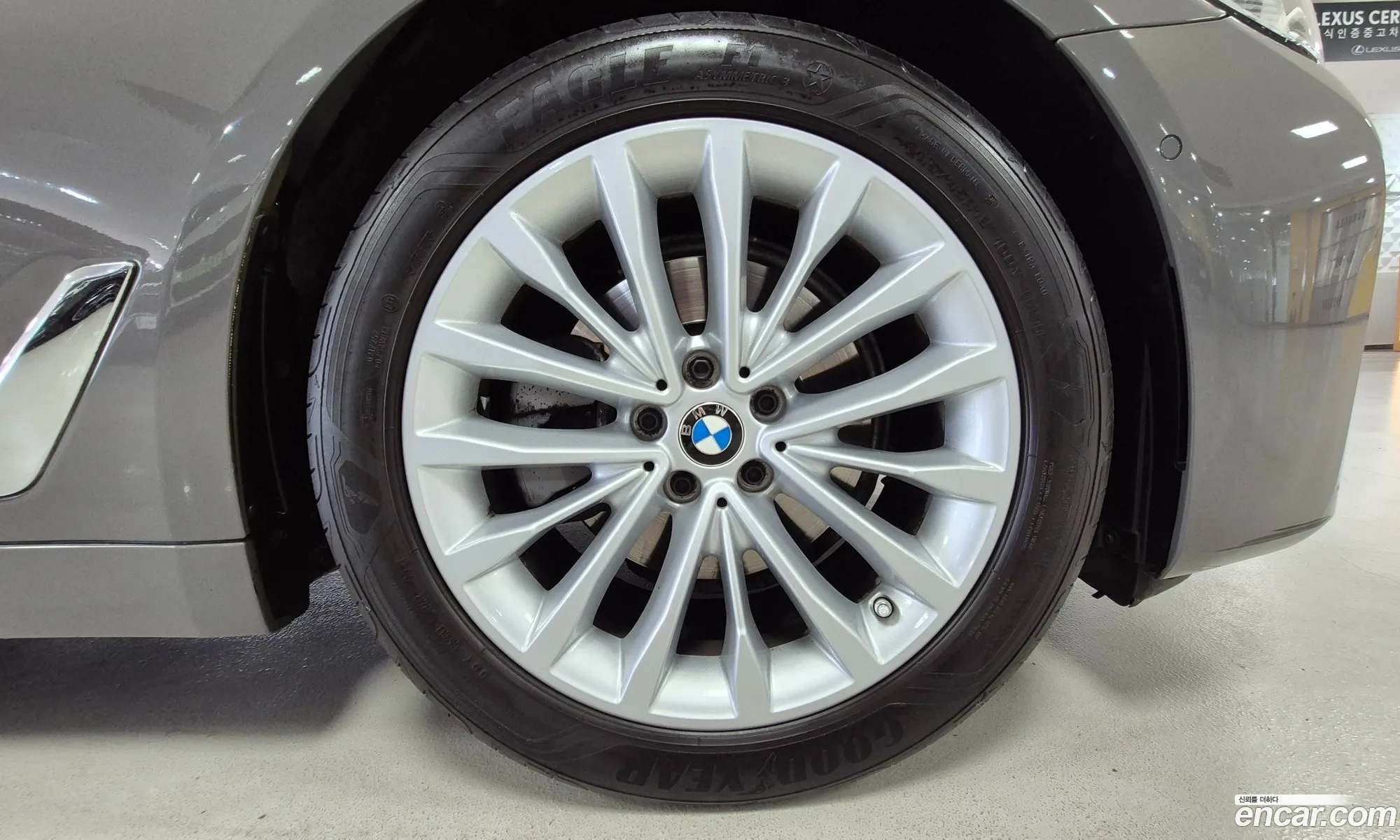 BMW 5 Series 2021 — 19