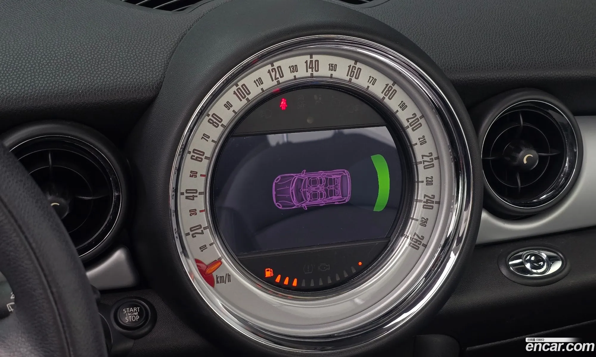 Mini Cooper Convertible 2014 WMWZN3108ET656796 — 6