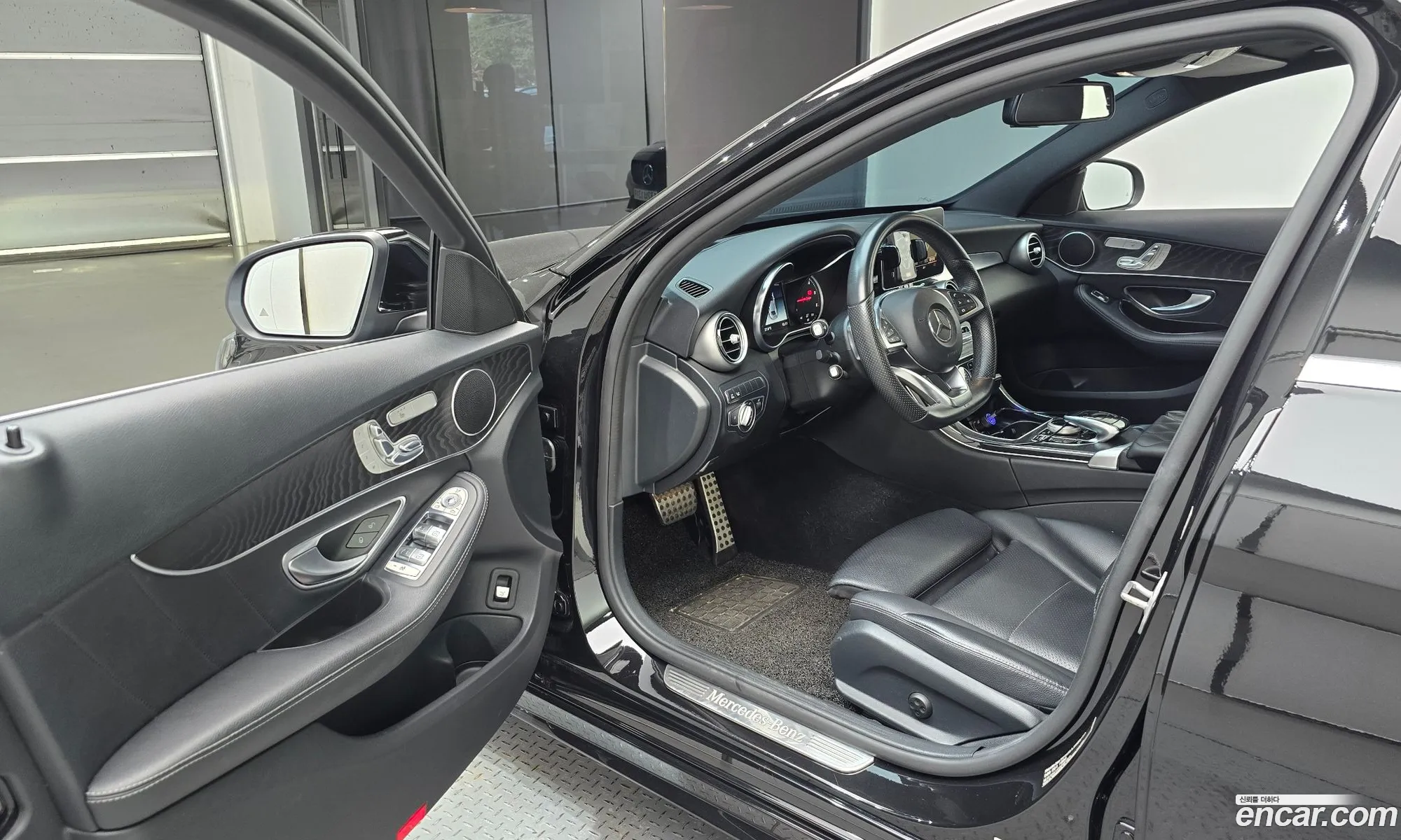 Mercedes-Benz C-Class W205 2018 — 19