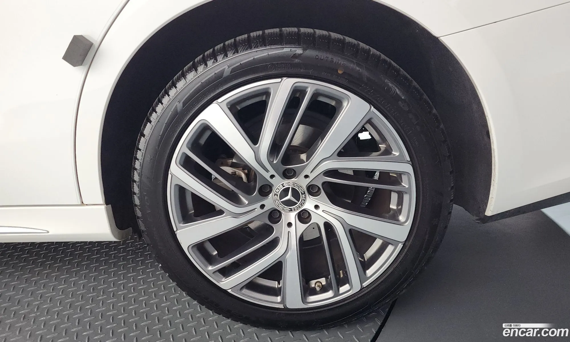 Mercedes-Benz E-Class W214 2024 W1KLF0FB9RA031829 — 27