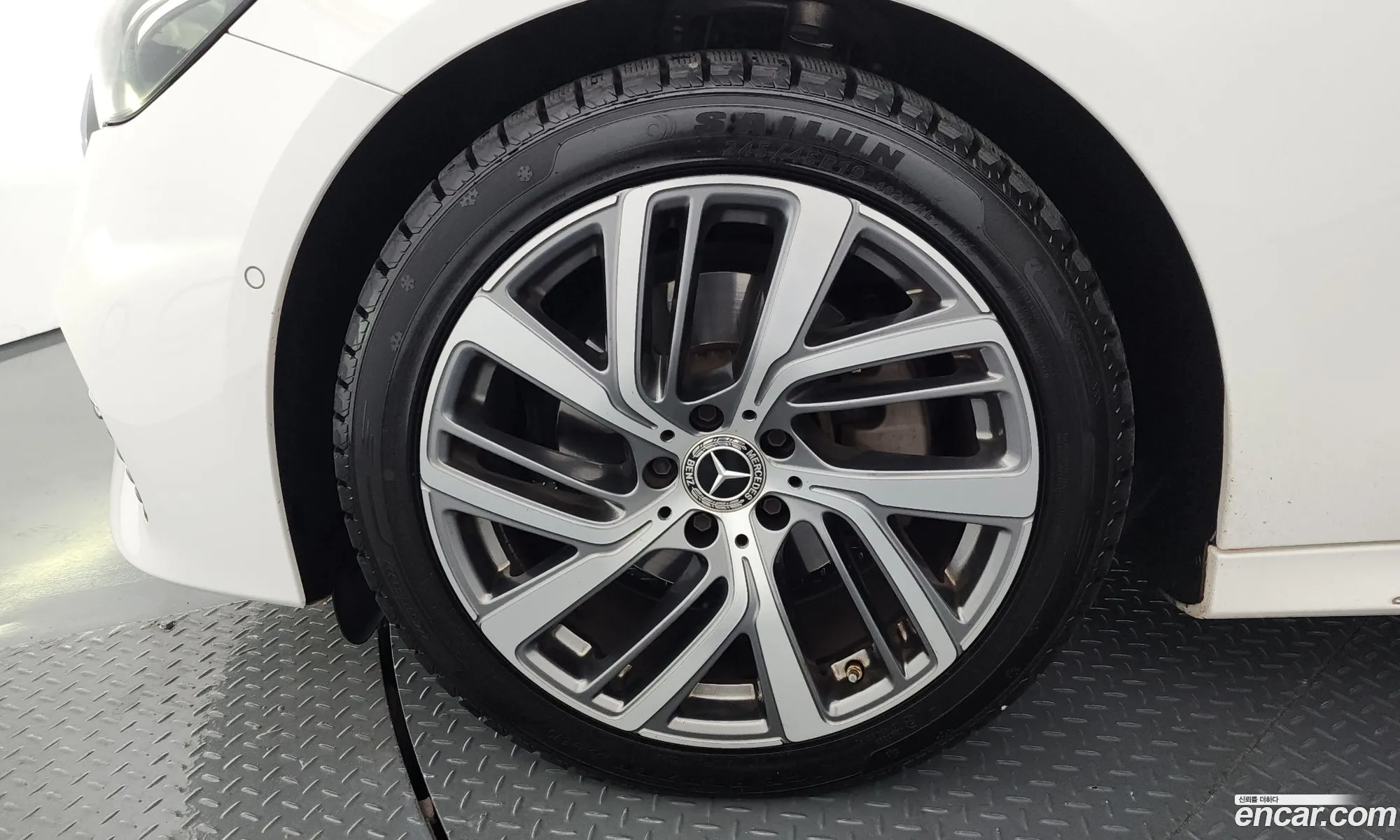Mercedes-Benz E-Class W214 2024 W1KLF0FB9RA031829 — 30