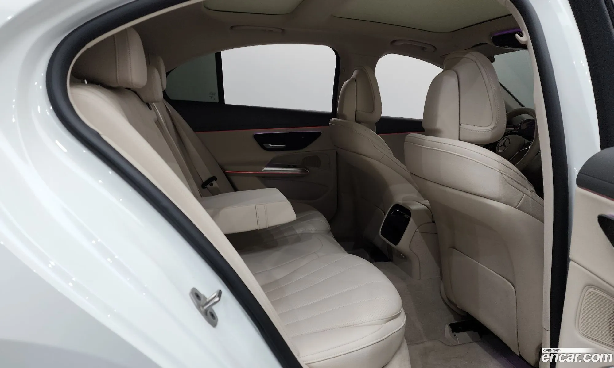 Mercedes-Benz E-Class W214 2024 W1KLF0FB9RA031829 — 26