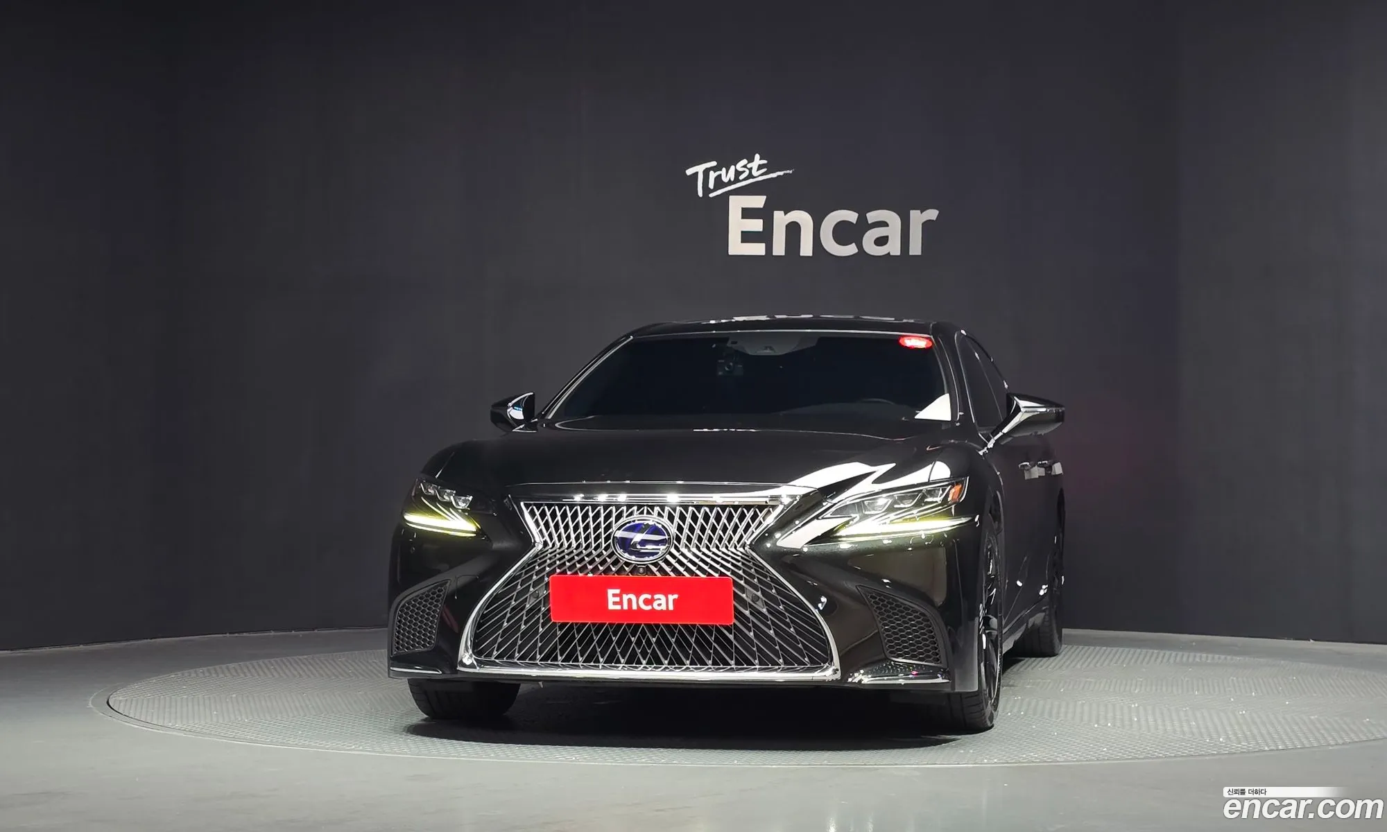 Lexus LS500h 2018 JTHBYLFFXJ5000847 — 17