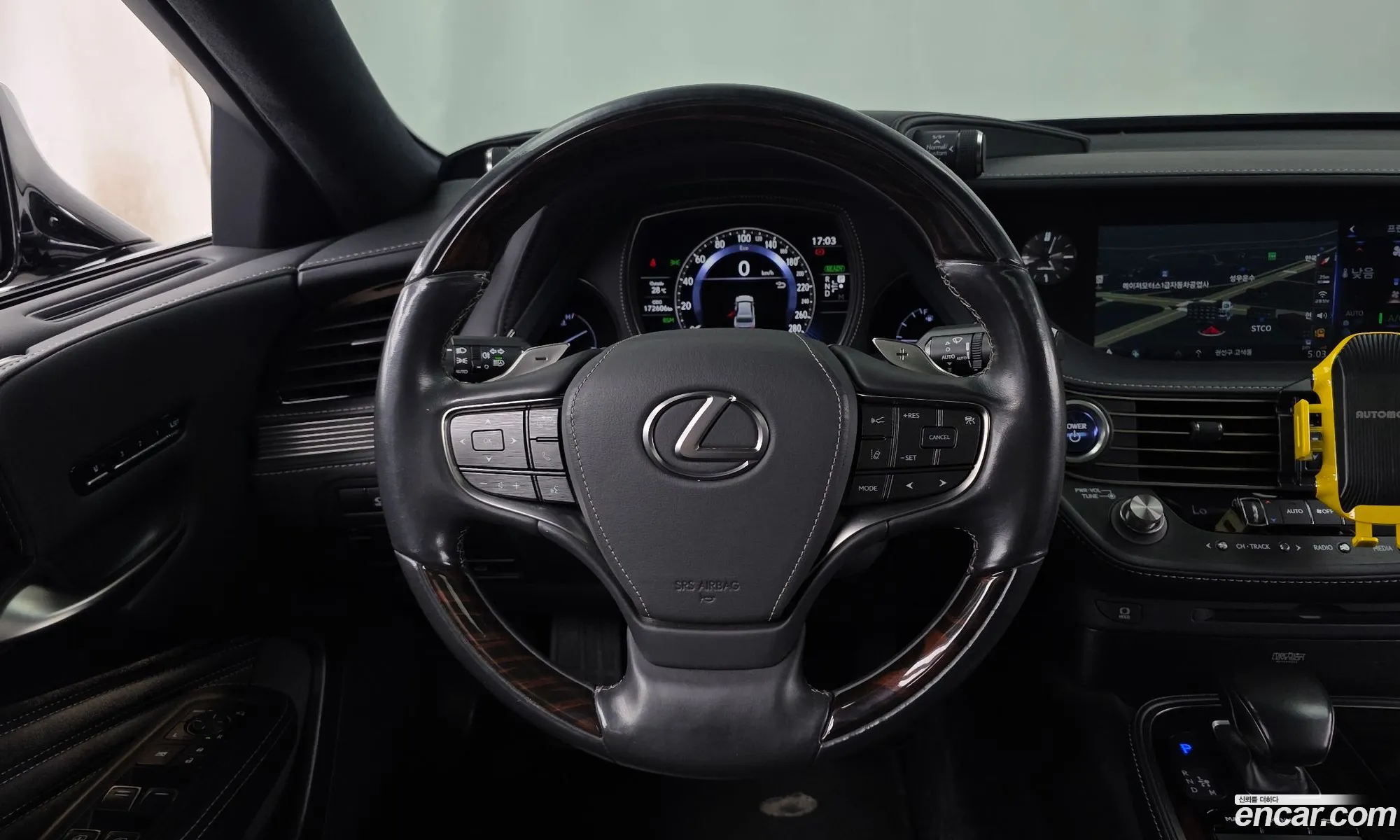 Lexus LS500h 2018 JTHBYLFFXJ5000847 — 13
