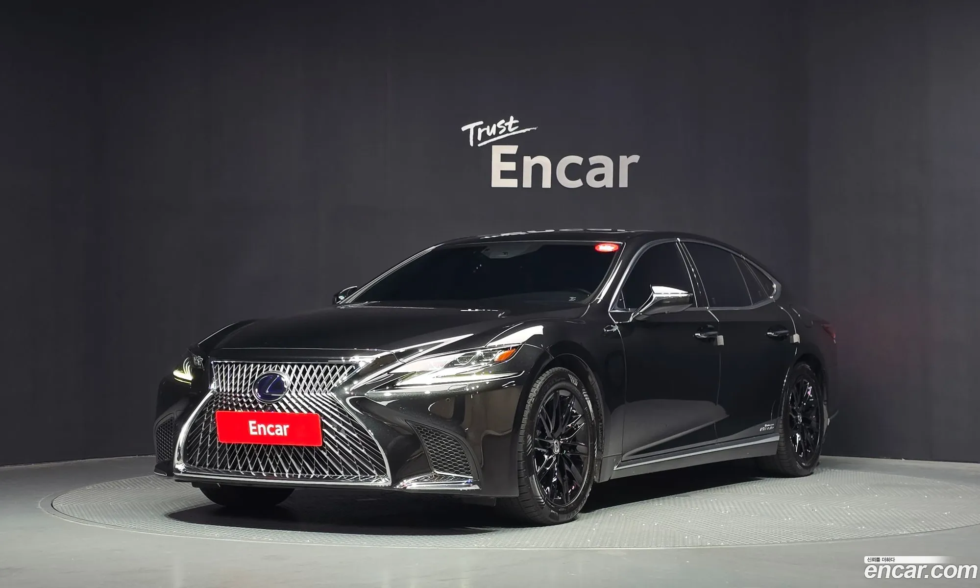Lexus LS500h 2018 JTHBYLFFXJ5000847 — 16