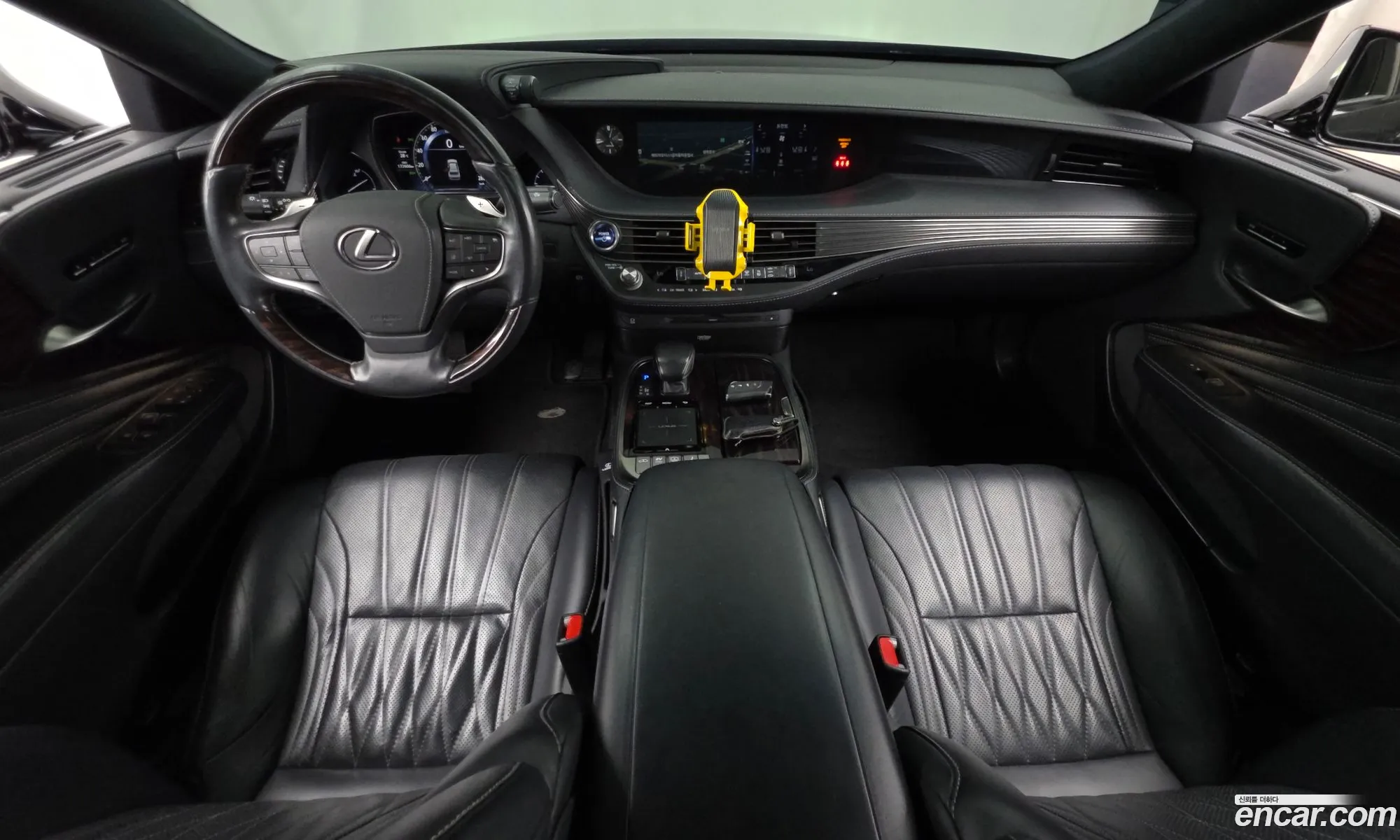 Lexus LS500h 2018 JTHBYLFFXJ5000847 — 10