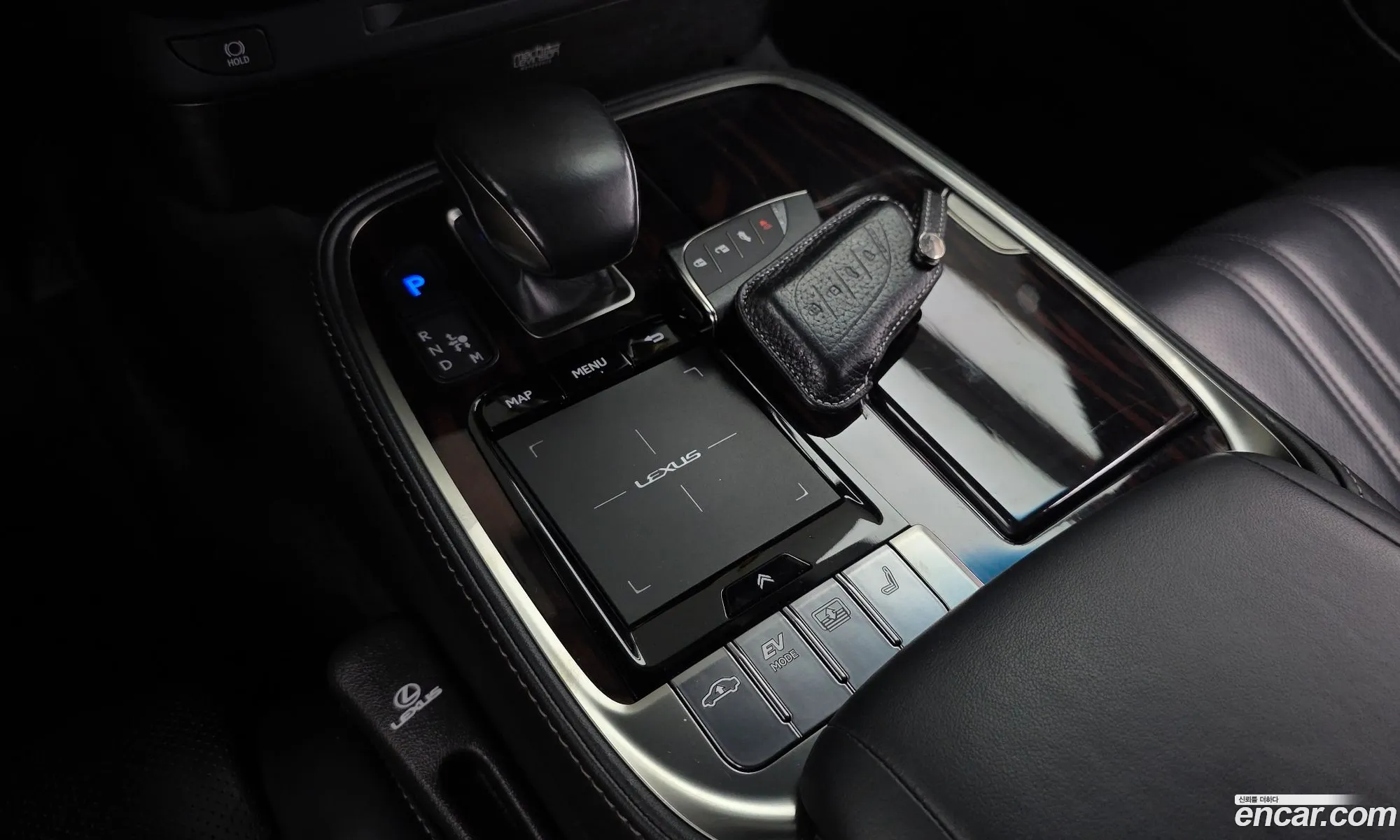 Lexus LS500h 2018 JTHBYLFFXJ5000847 — 7