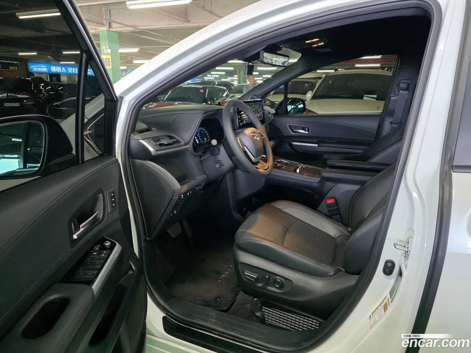 Toyota Sienna 2025 — 7