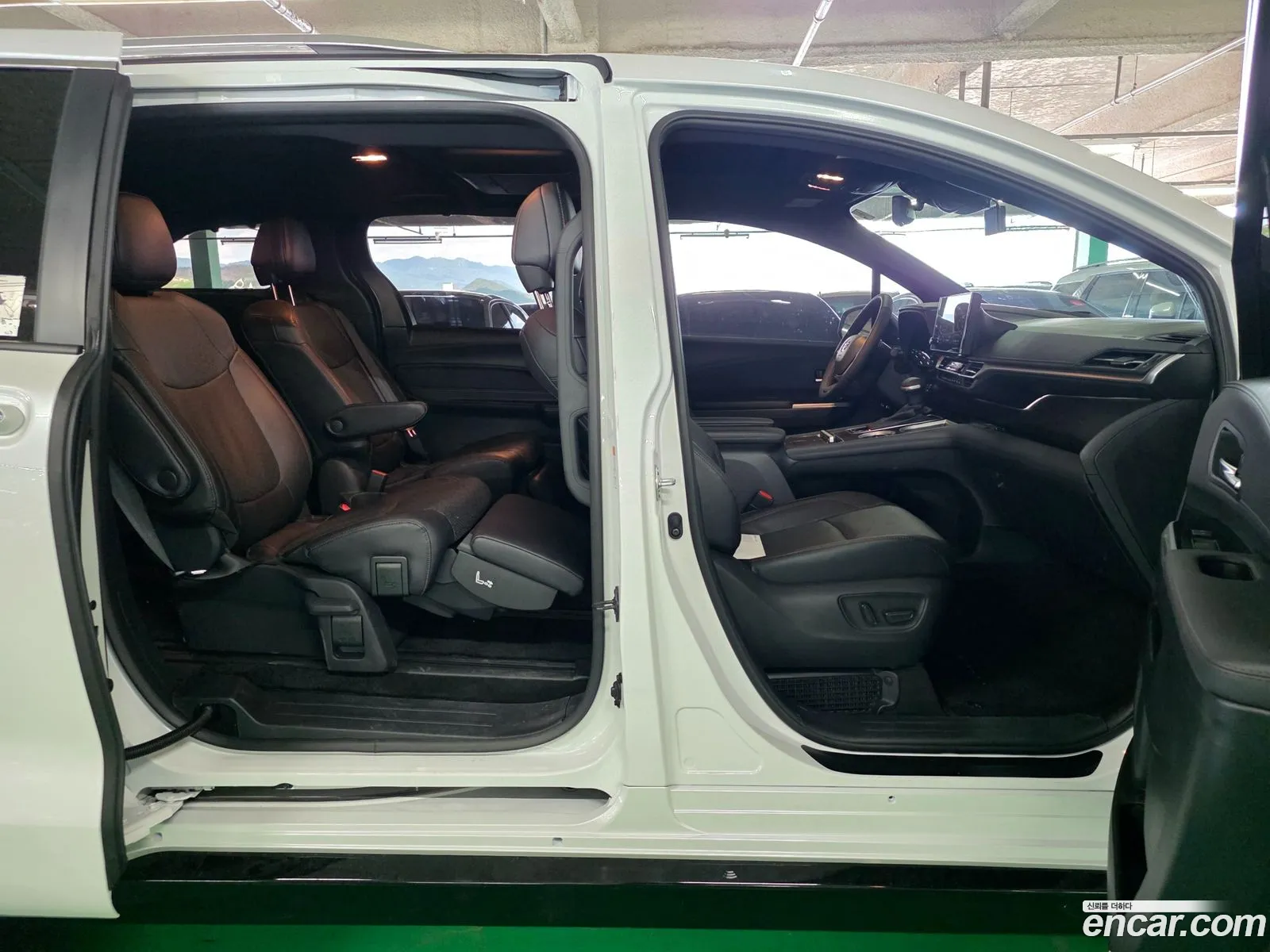 Toyota Sienna 2025 — 4