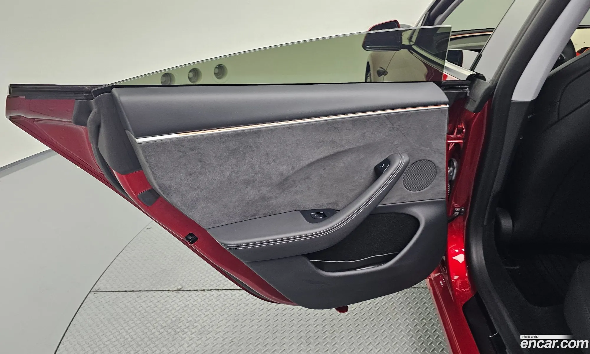 Tesla Model 3 2024 LRW3E7ET3RC241988 — 18