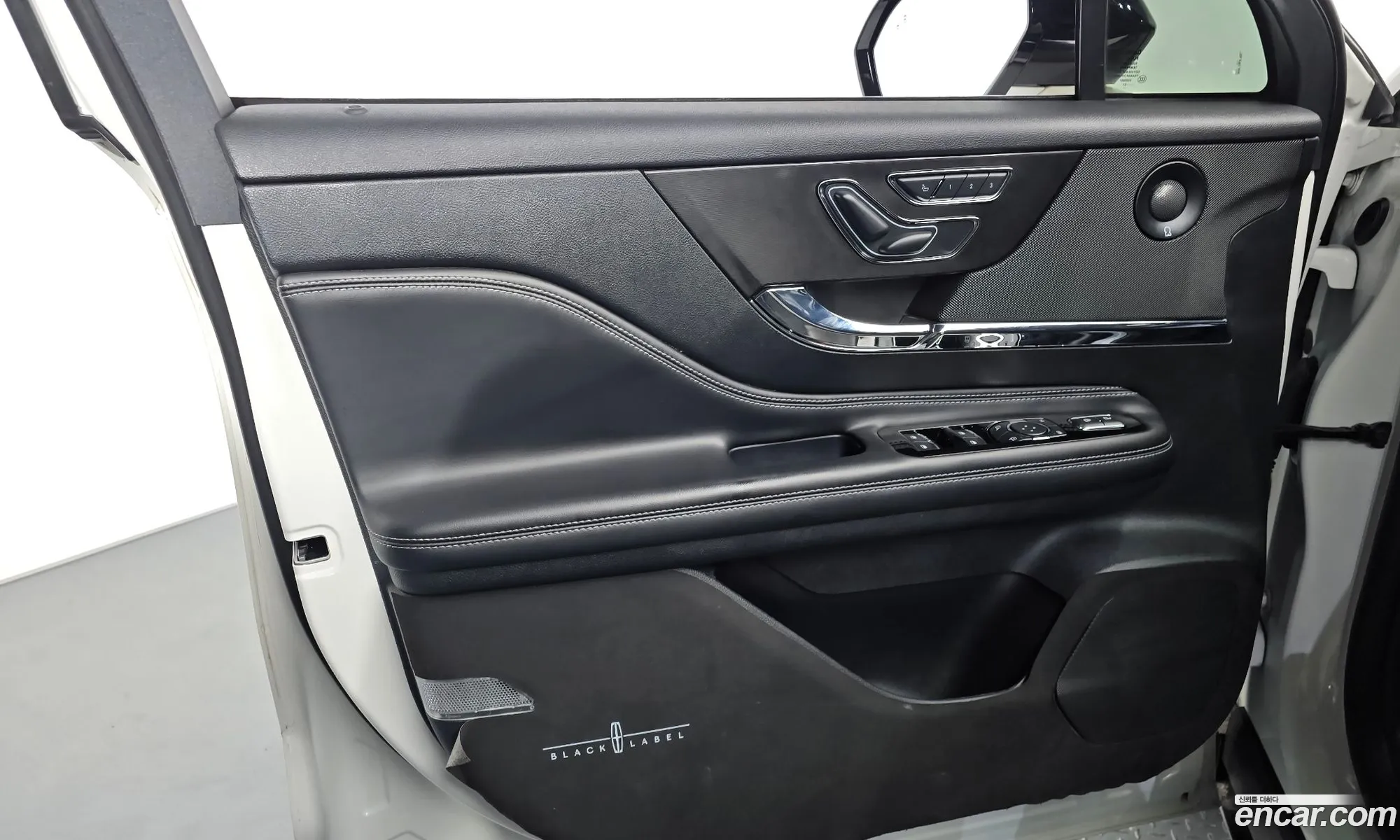 Lincoln Corsair 2021 — 24
