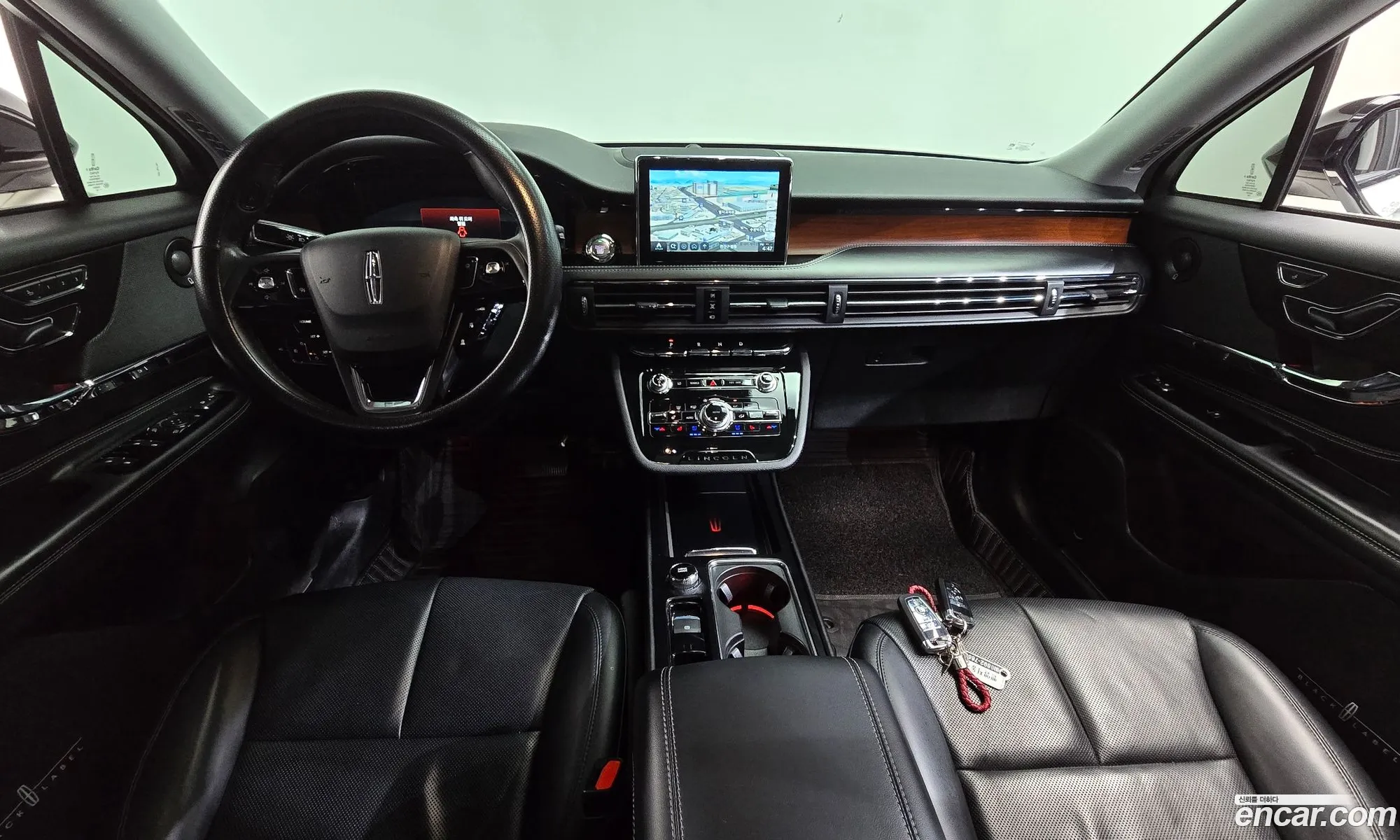 Lincoln Corsair 2021 — 28