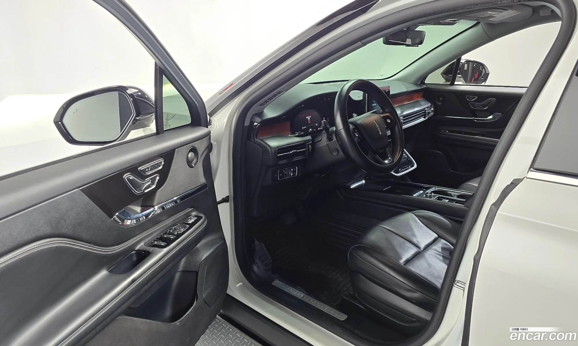 Lincoln Corsair 2021 — 11