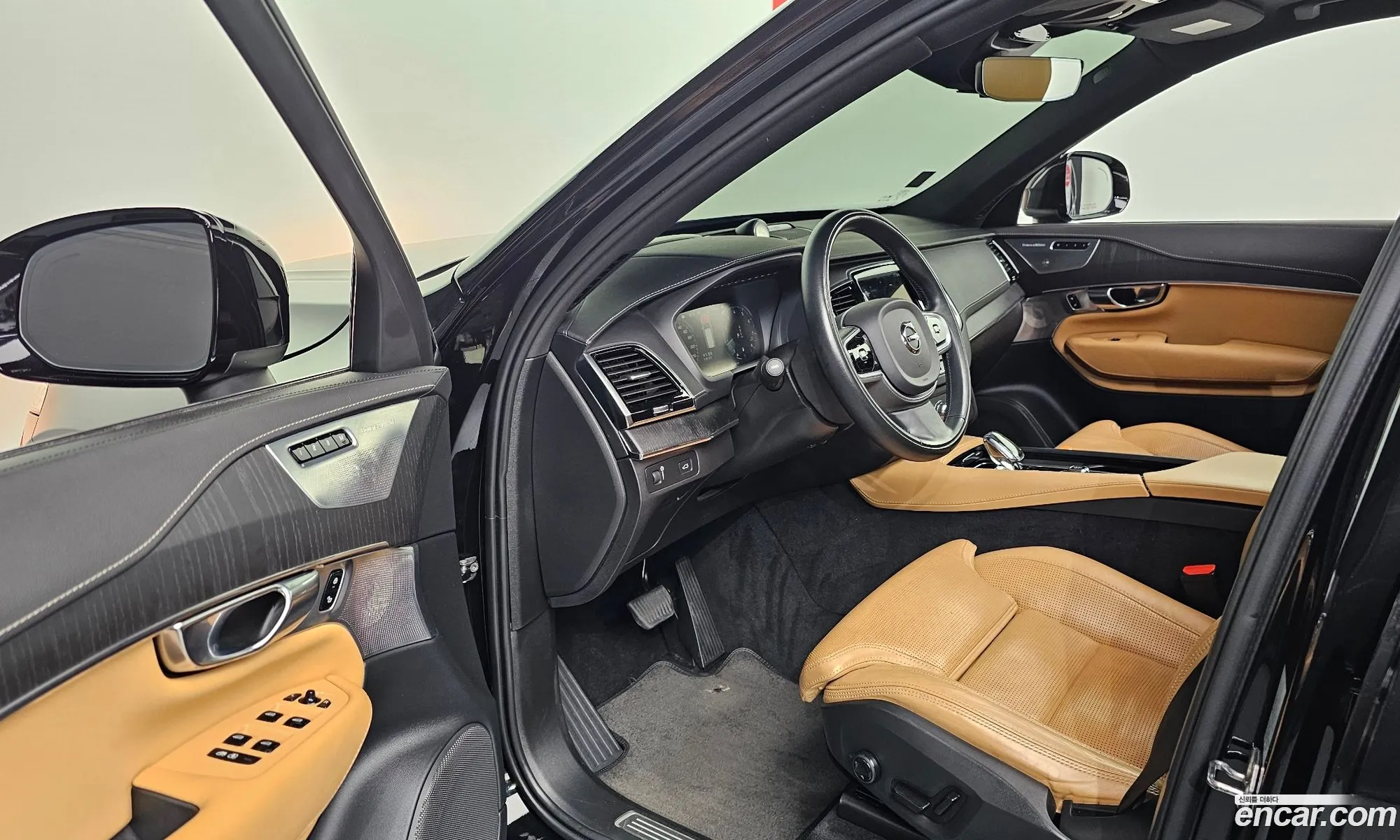 Volvo XC90 2021 — 25
