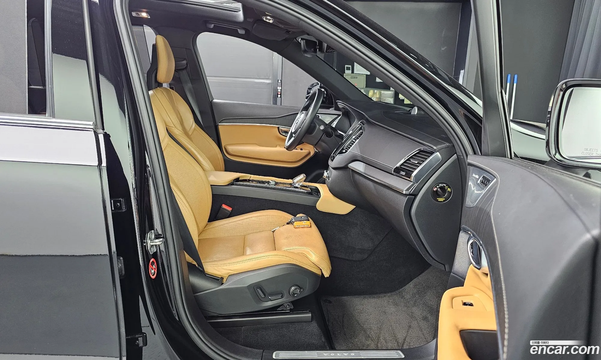 Volvo XC90 2021 — 32